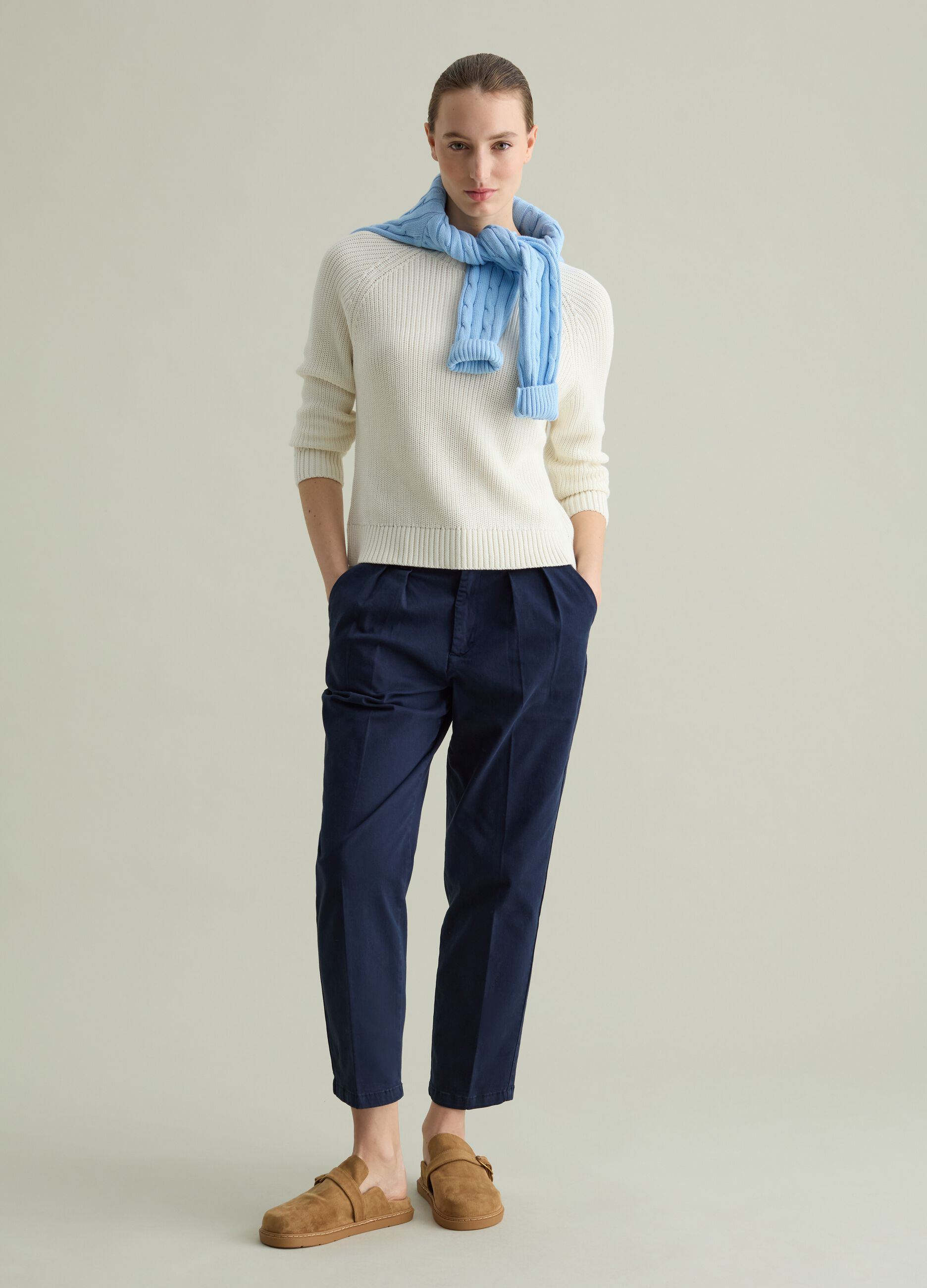 Knit pullover with raglan sleeves