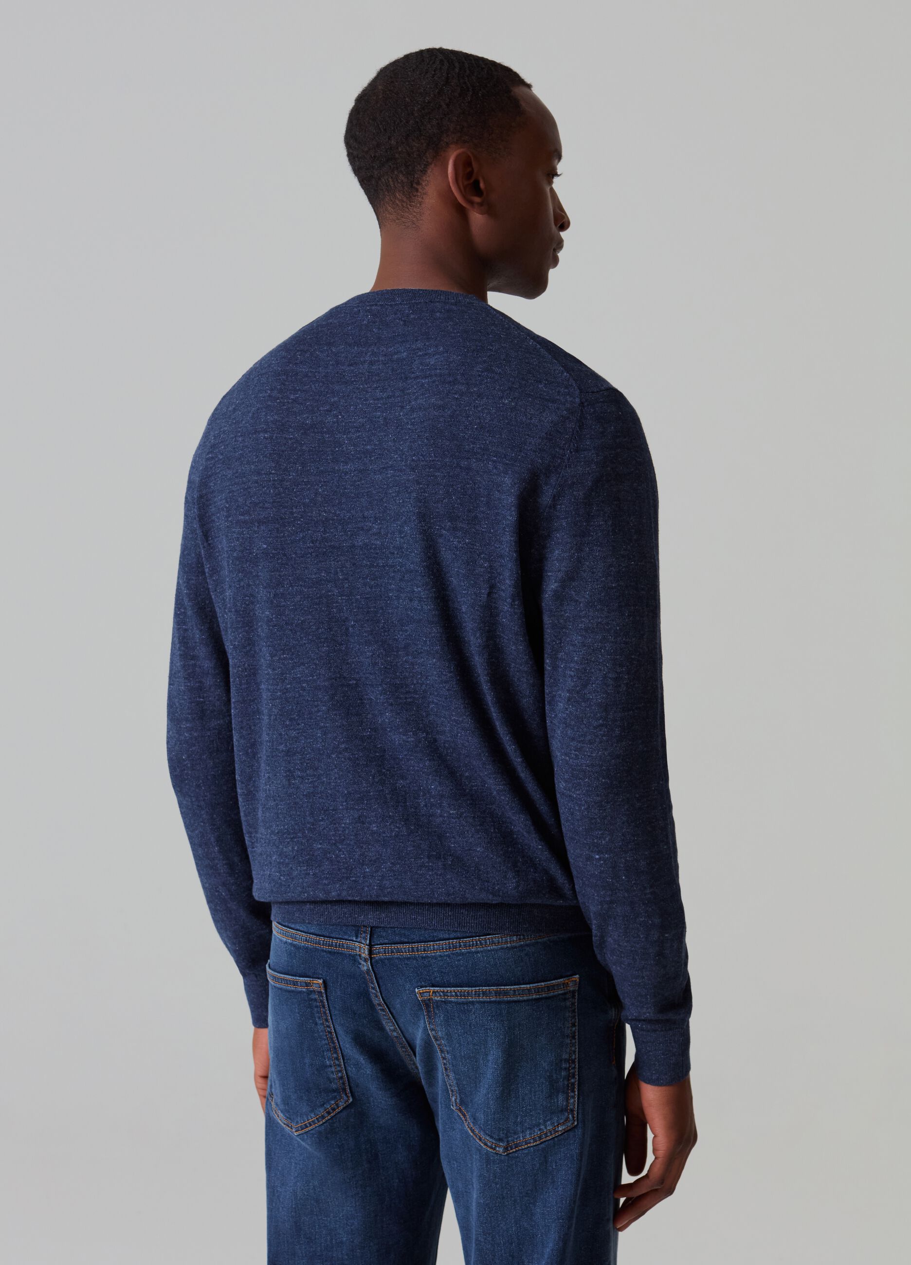 Cotton and linen pullover with round neck