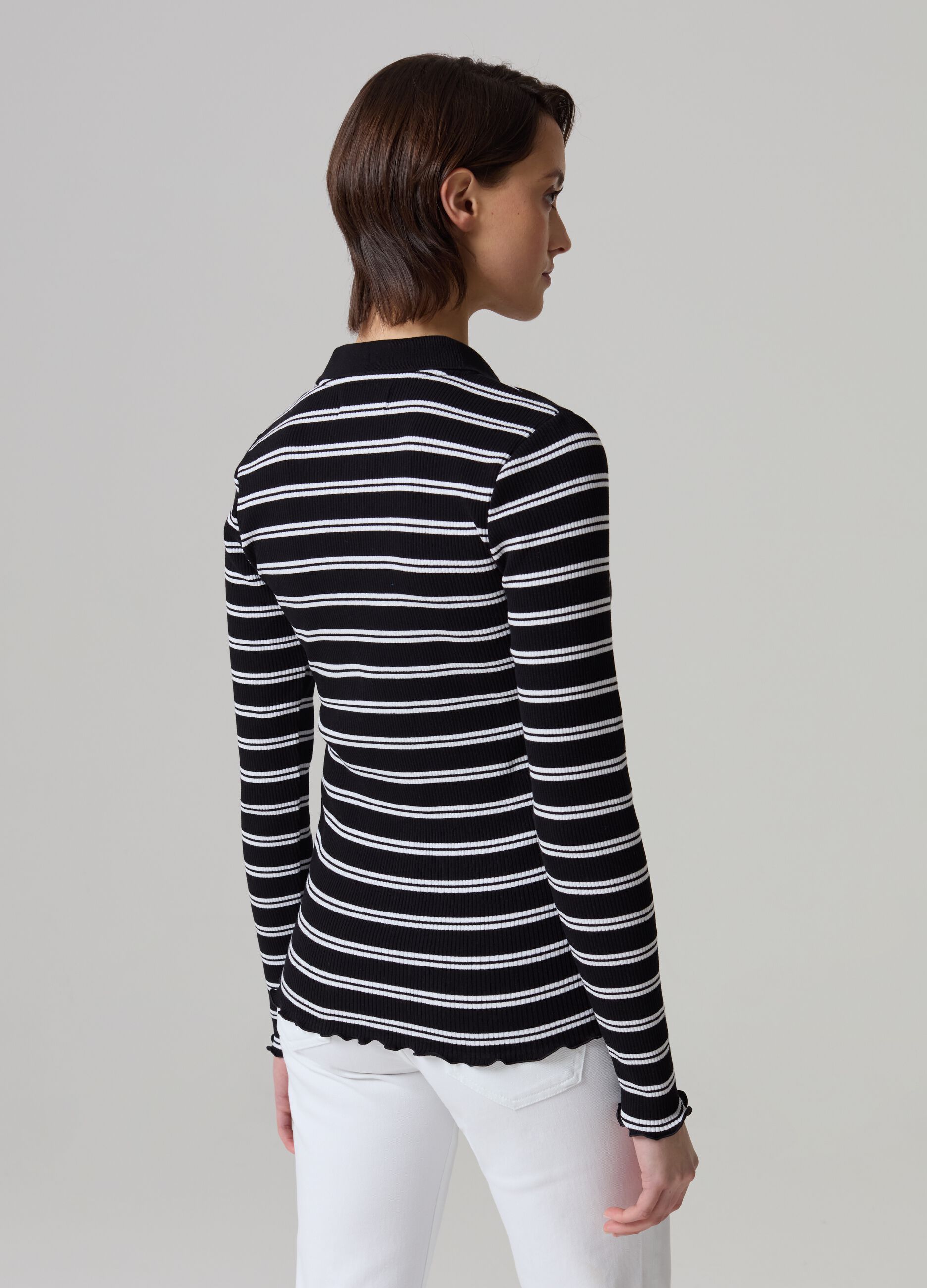 Long-sleeved polo shirt with wavy edging