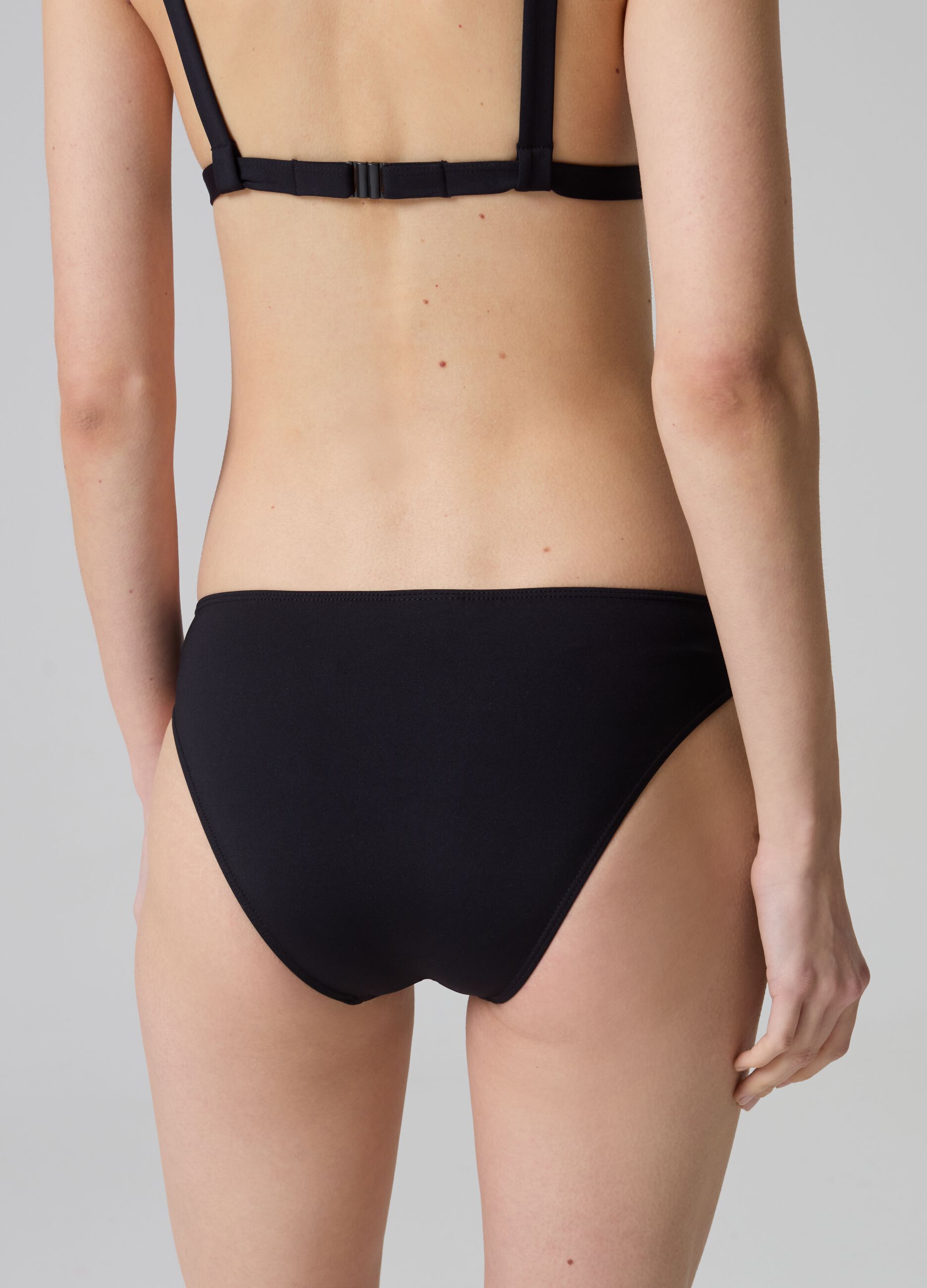 Bikini bottoms with buckle