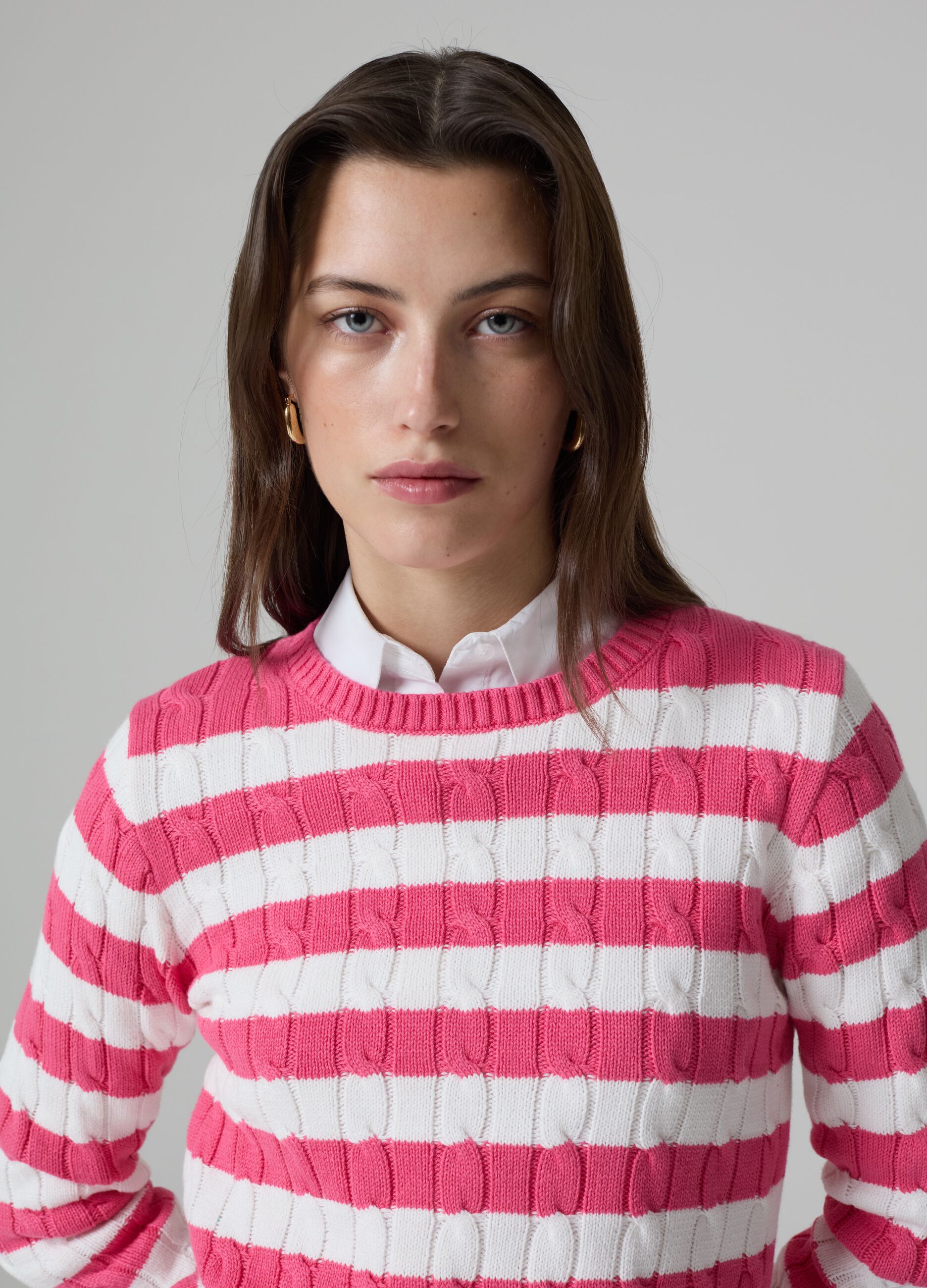 Striped pullover with cable-knit design_1