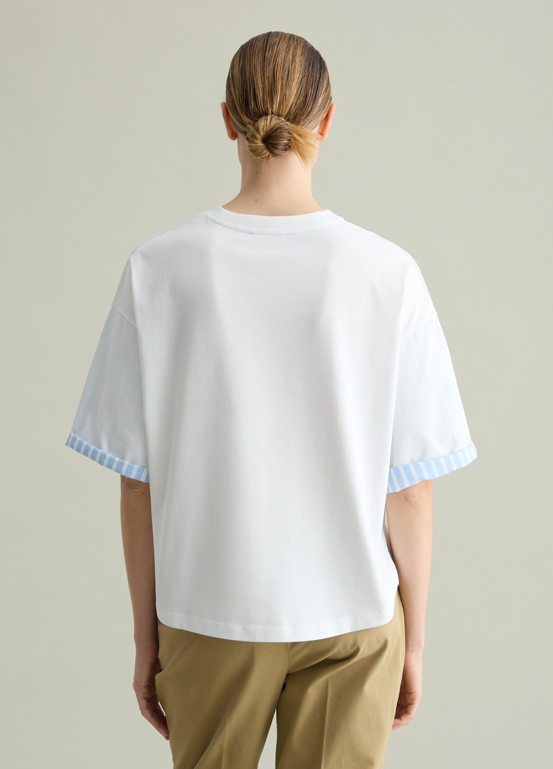 Camiseta oversize con detalle en contraste