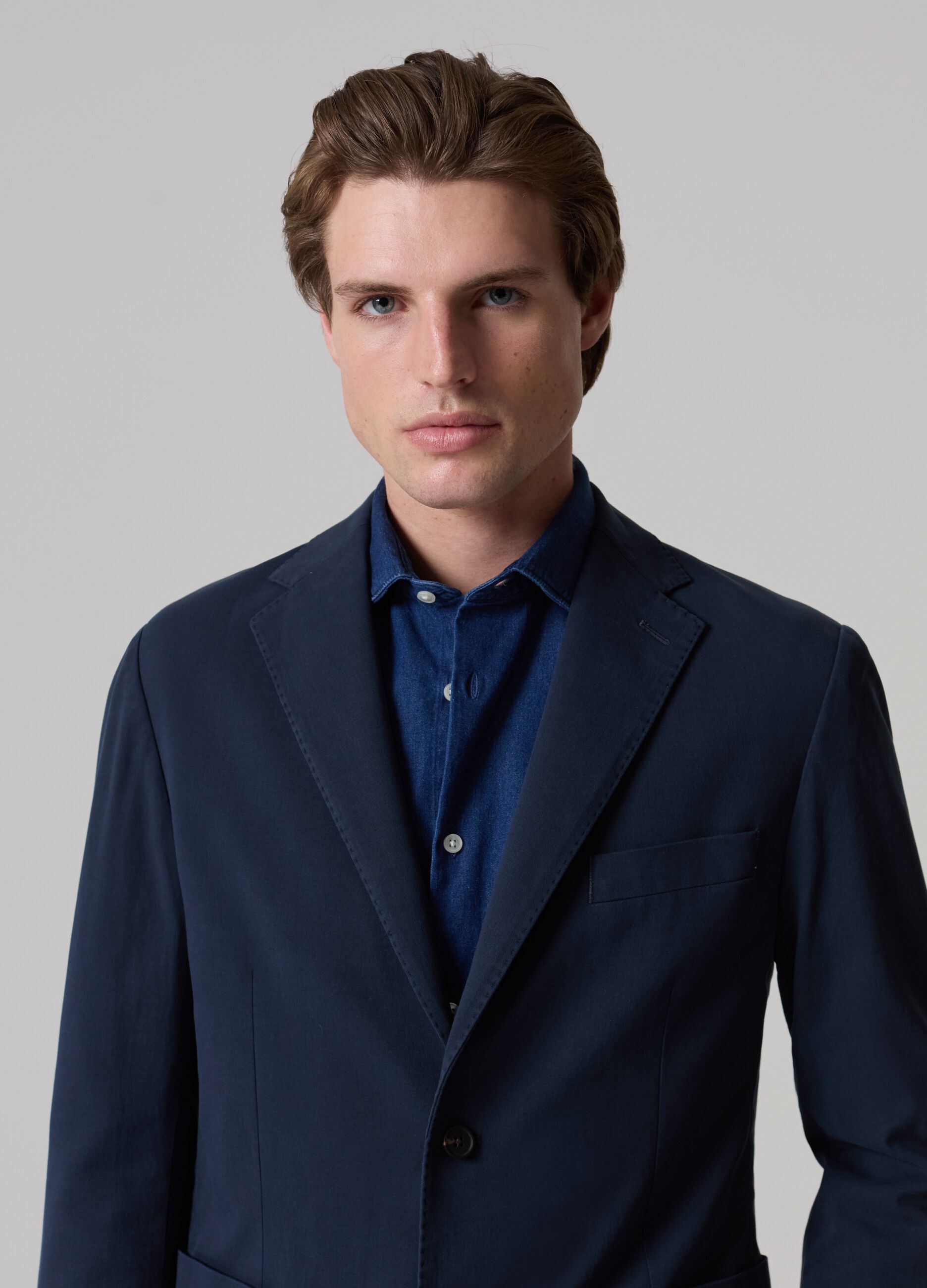 Contemporary slim-fit single-breasted blazer_1