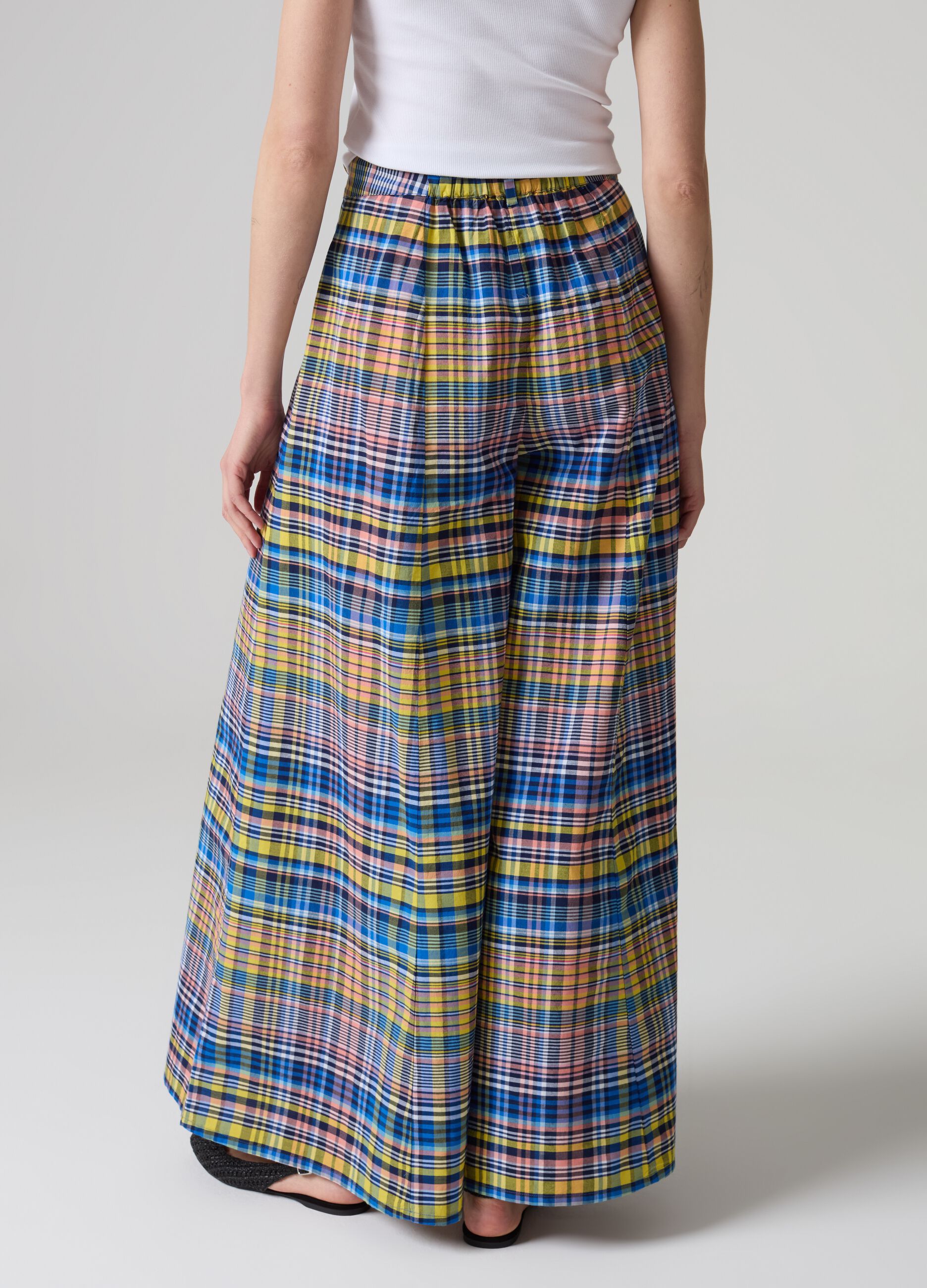 Flare-fit wide-leg trousers with check pattern_2