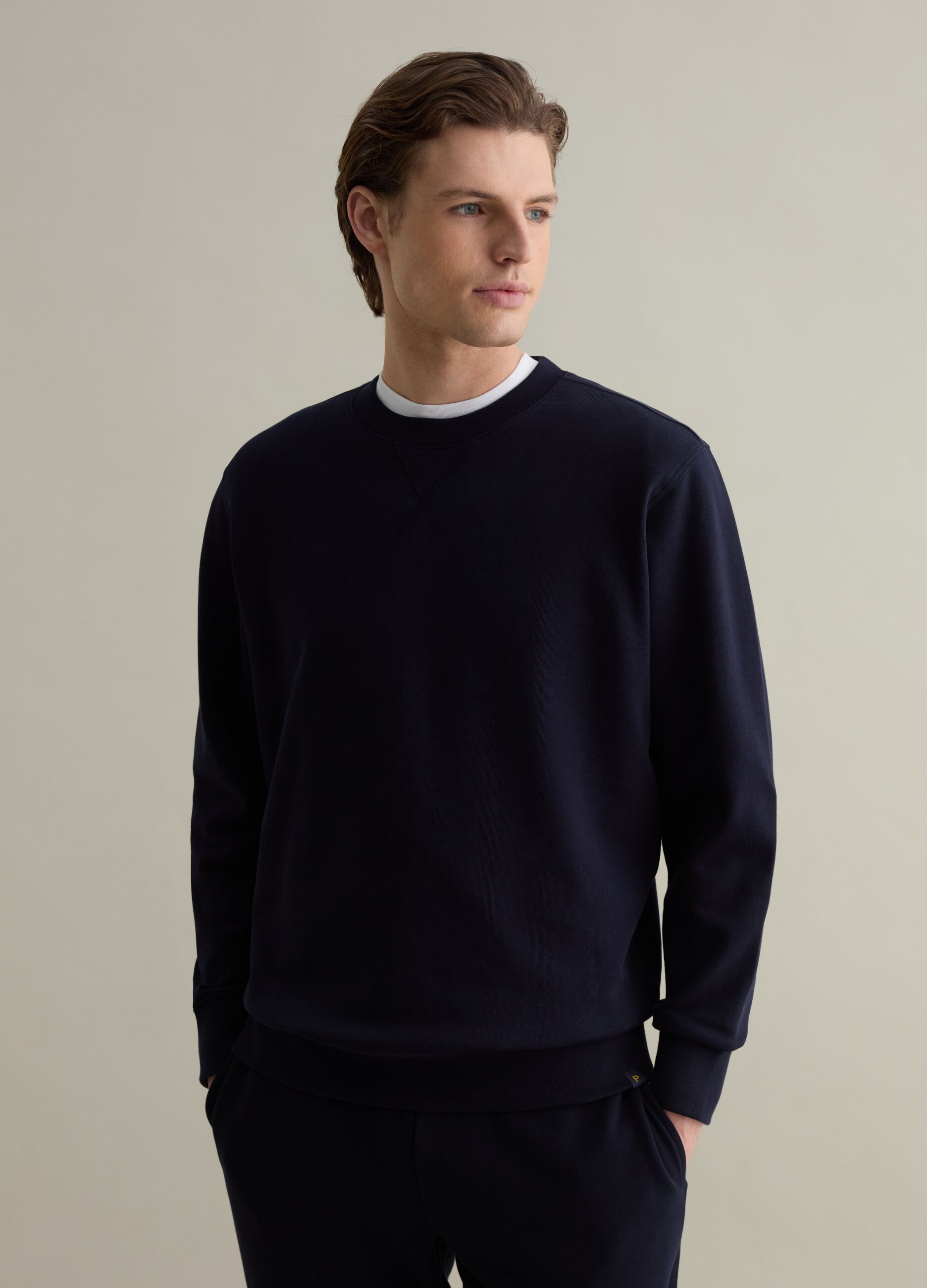 Sudadera cuello redondo con detalle cosido