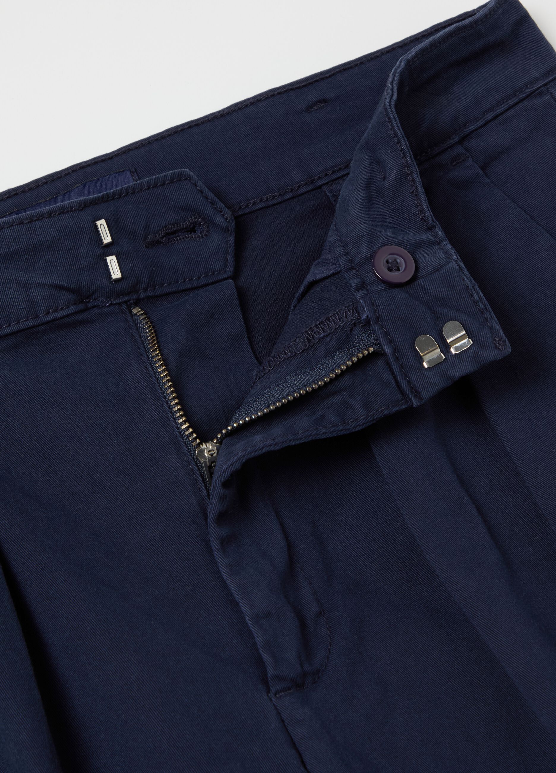 Stretch cotton chinos
