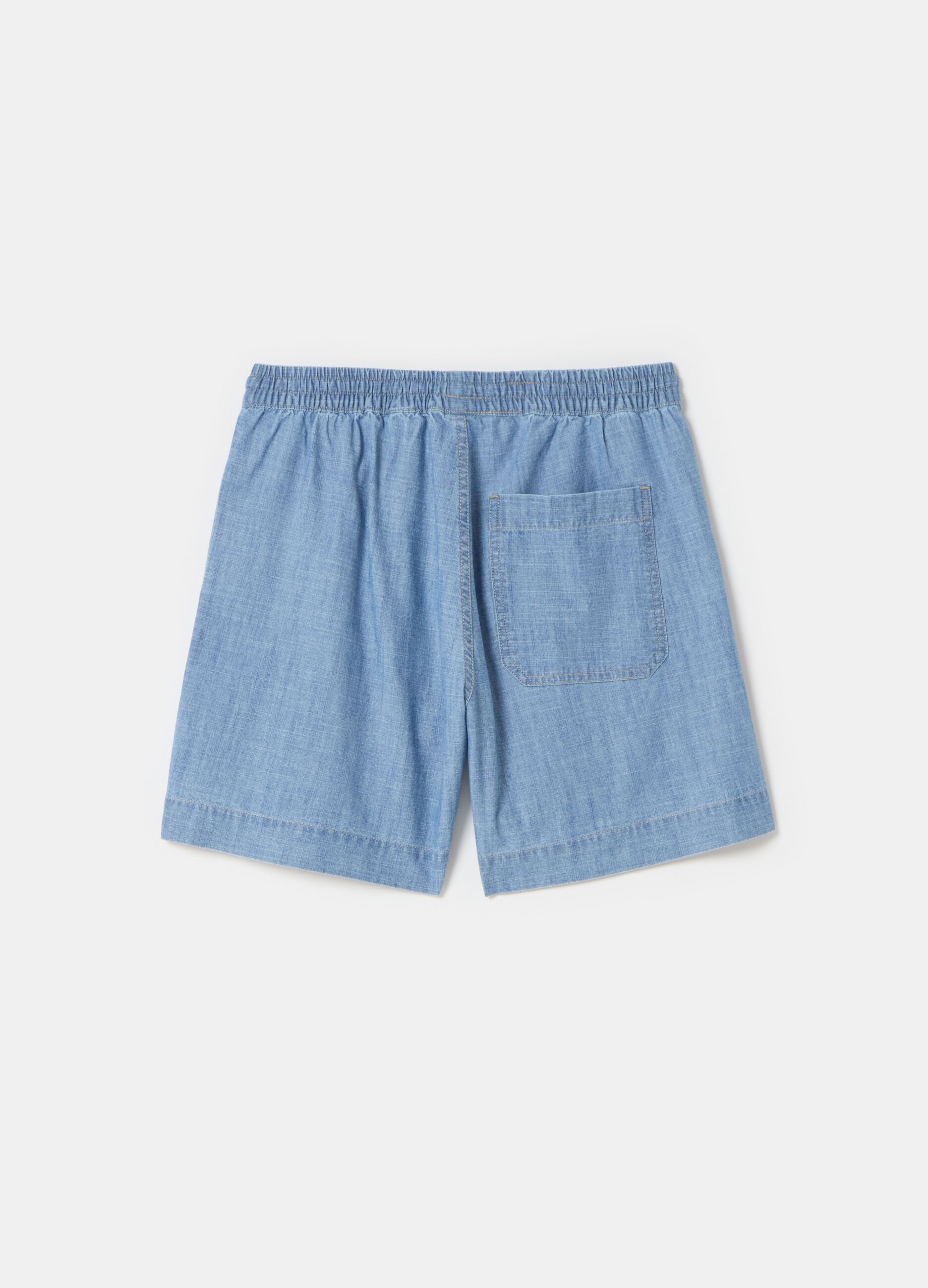 Shorts de denim ligero con bolsillos_4
