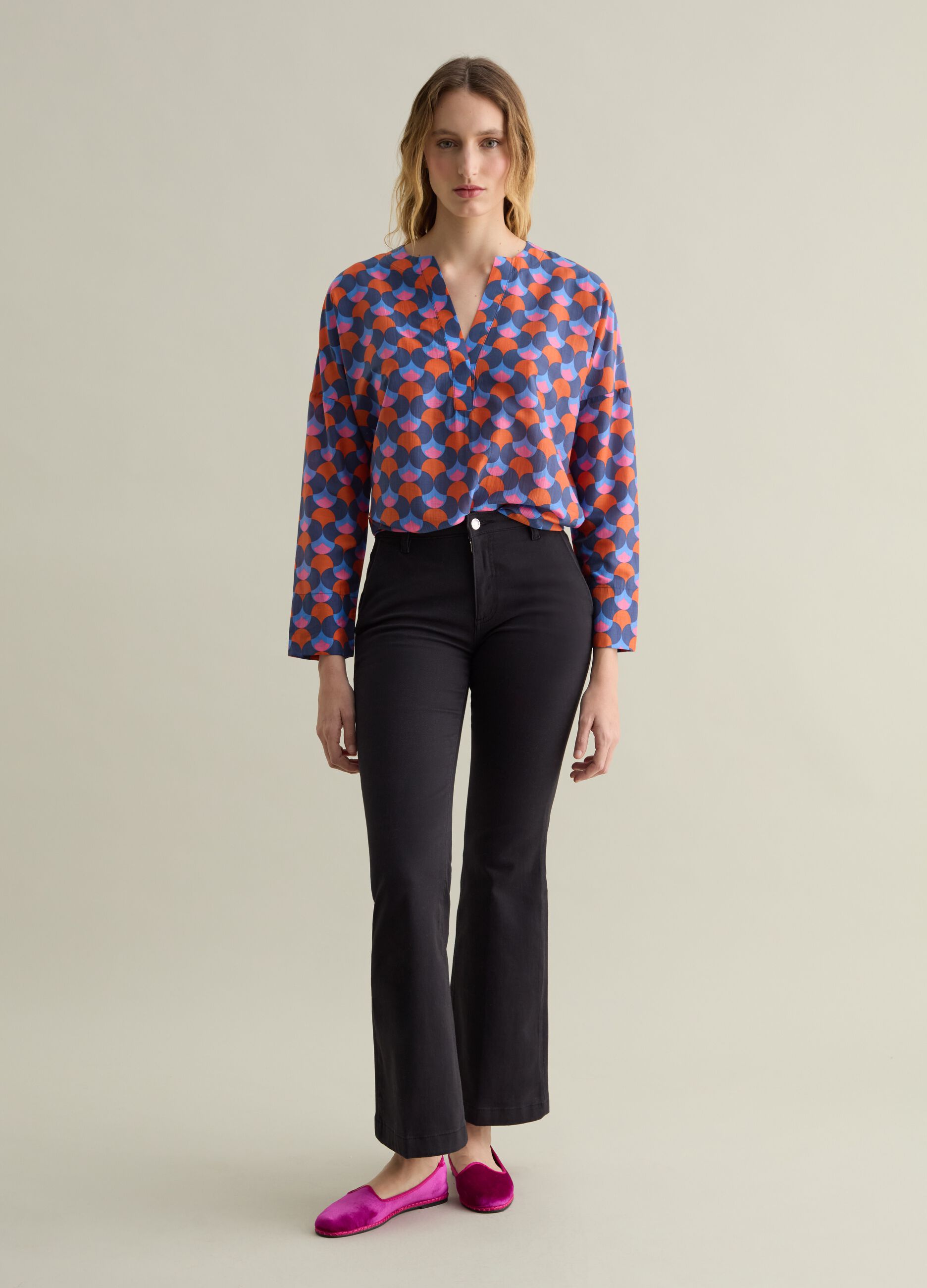 Blouse with optical pattern and V neck