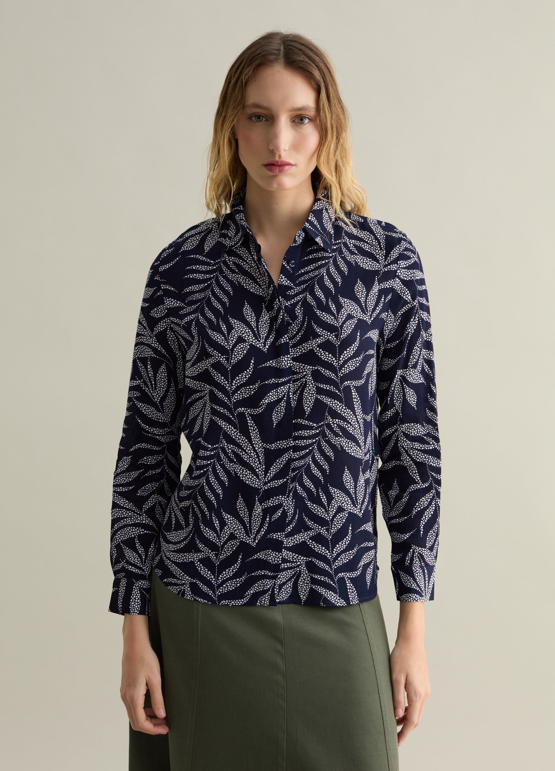 Viscose shirt with foliage print