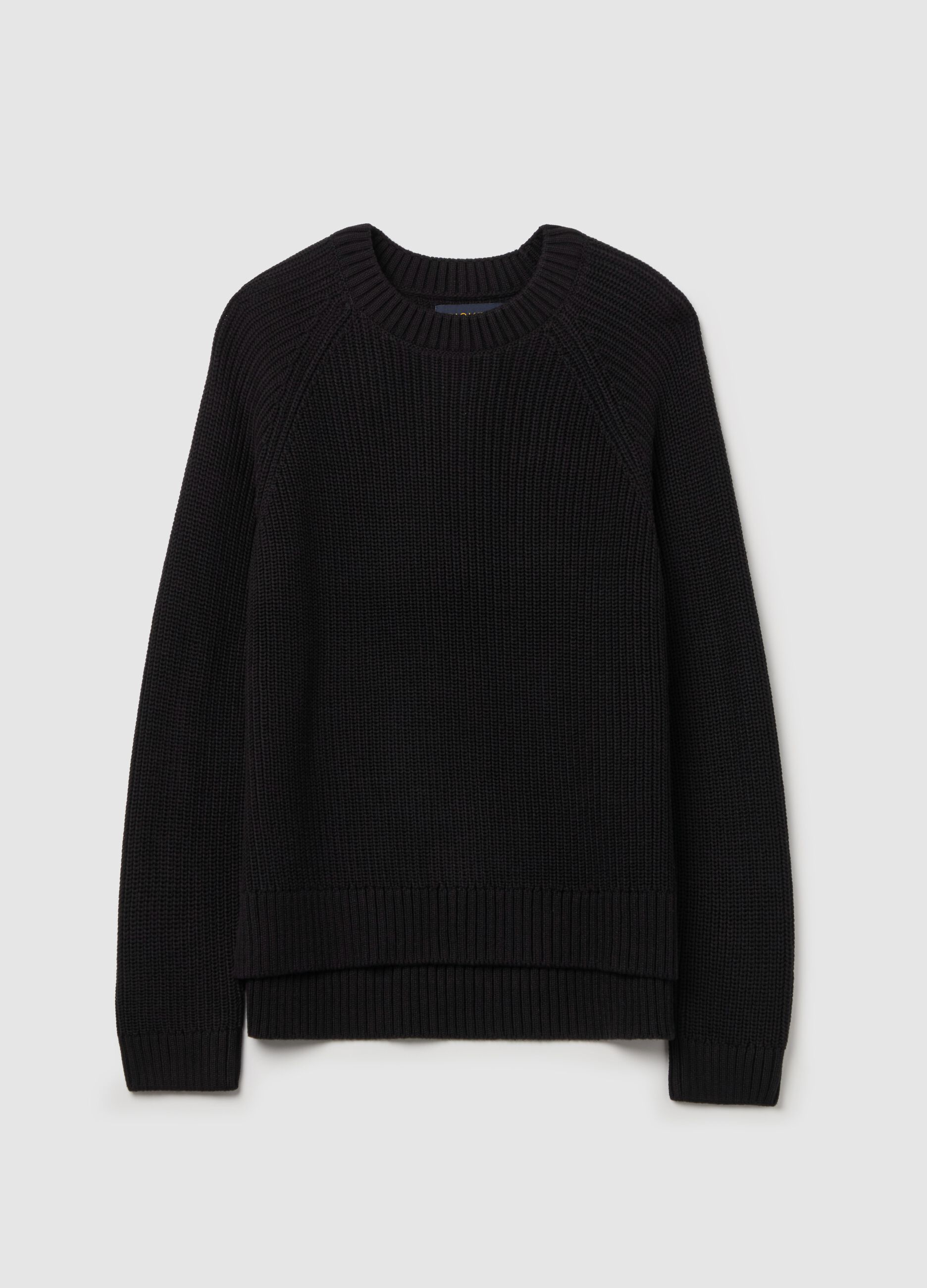 Knit pullover with raglan sleeves