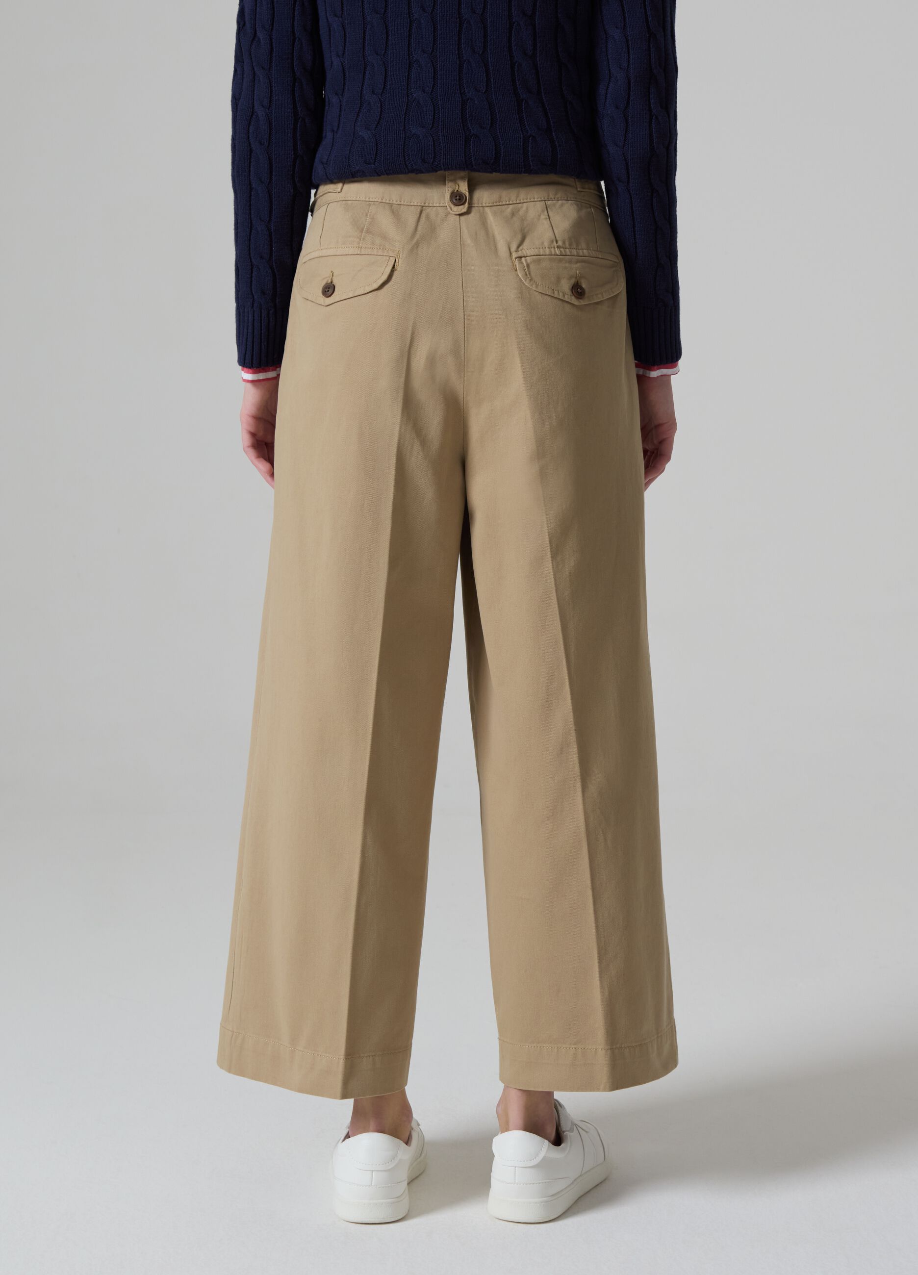 Wide-leg trousers with pulls_2