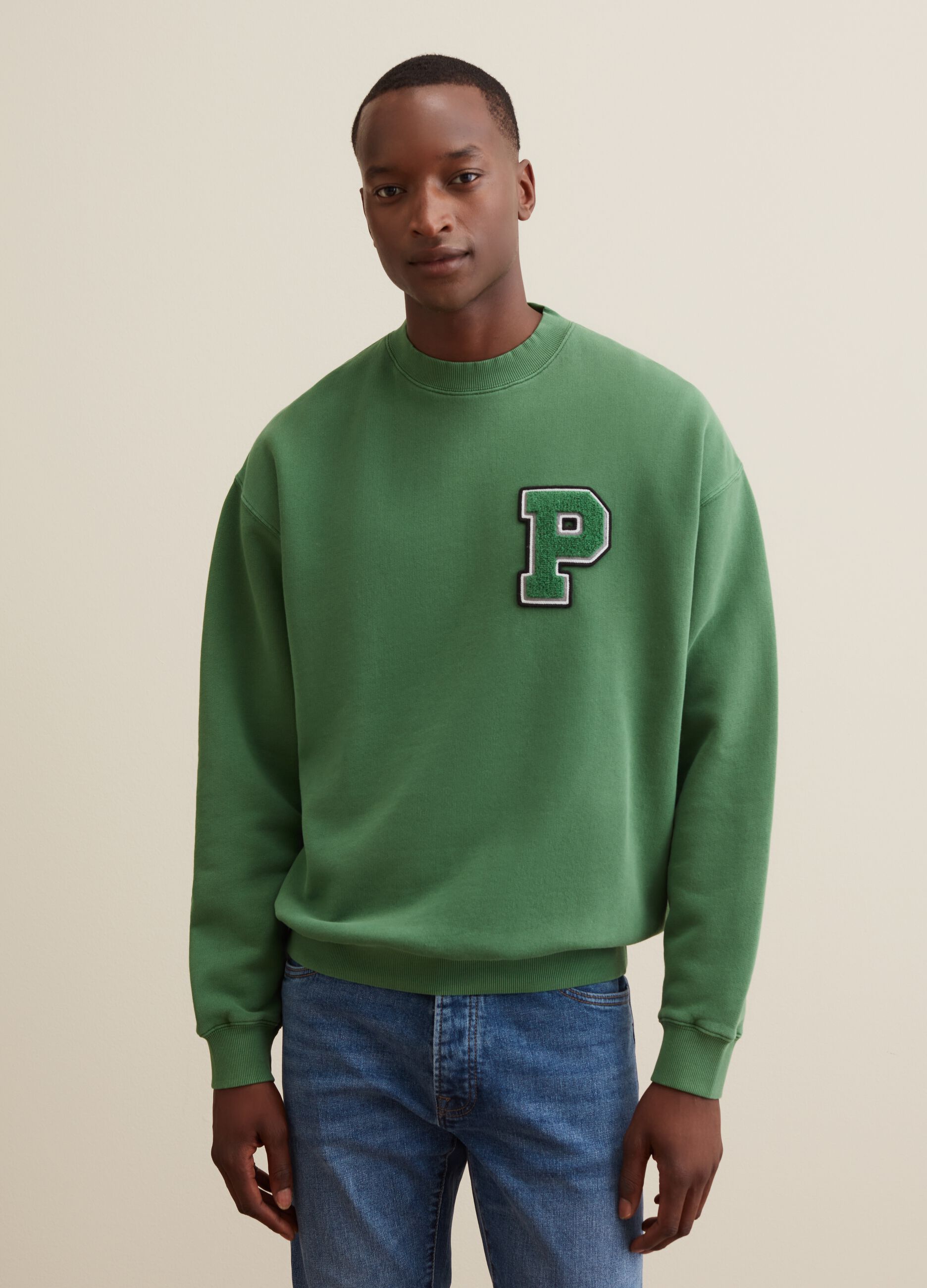 Man s Apple Green Sweatshirt with round neck and boucl
