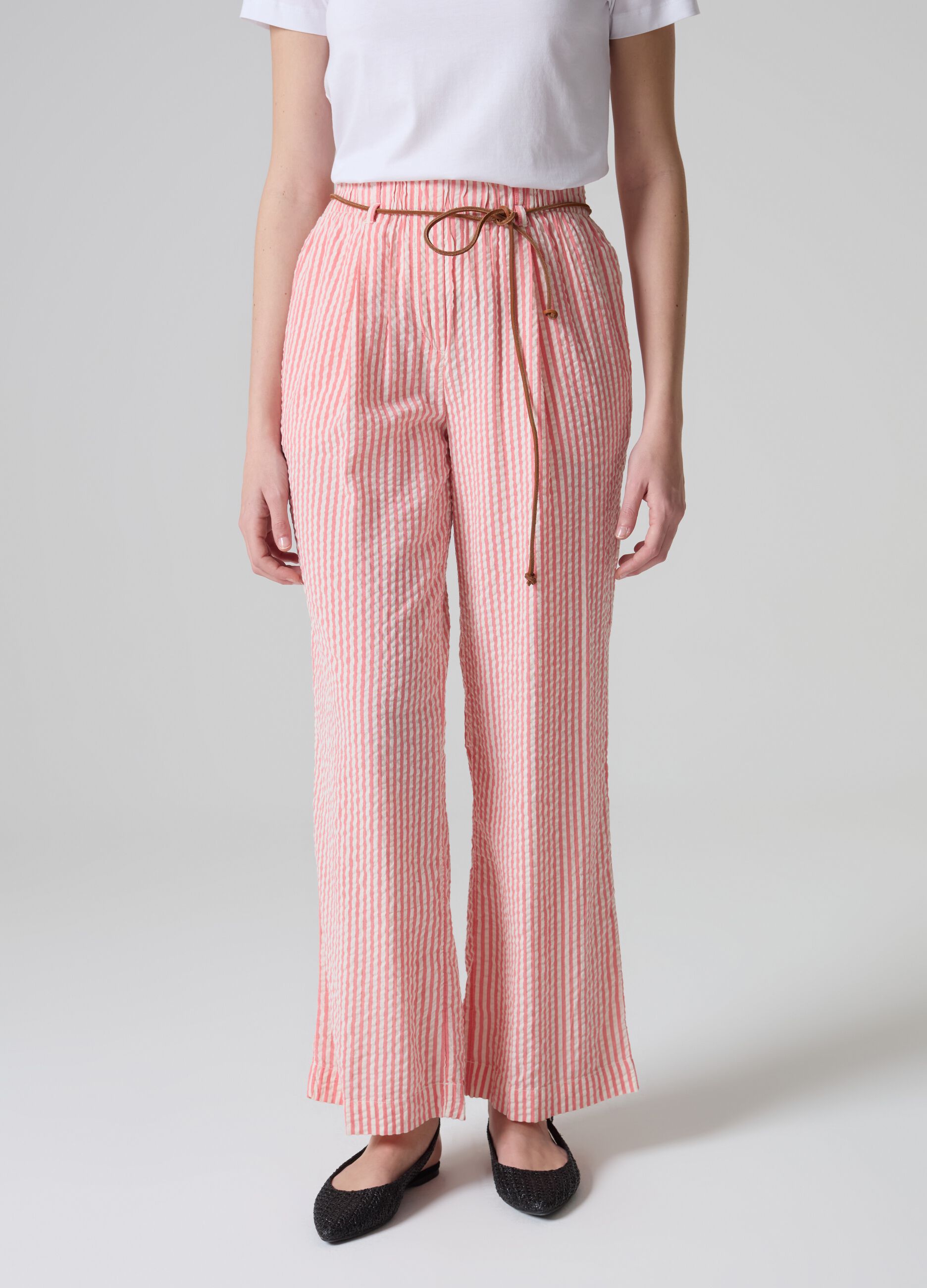 Pantalón de sirsaca de rayas con cinturón_2