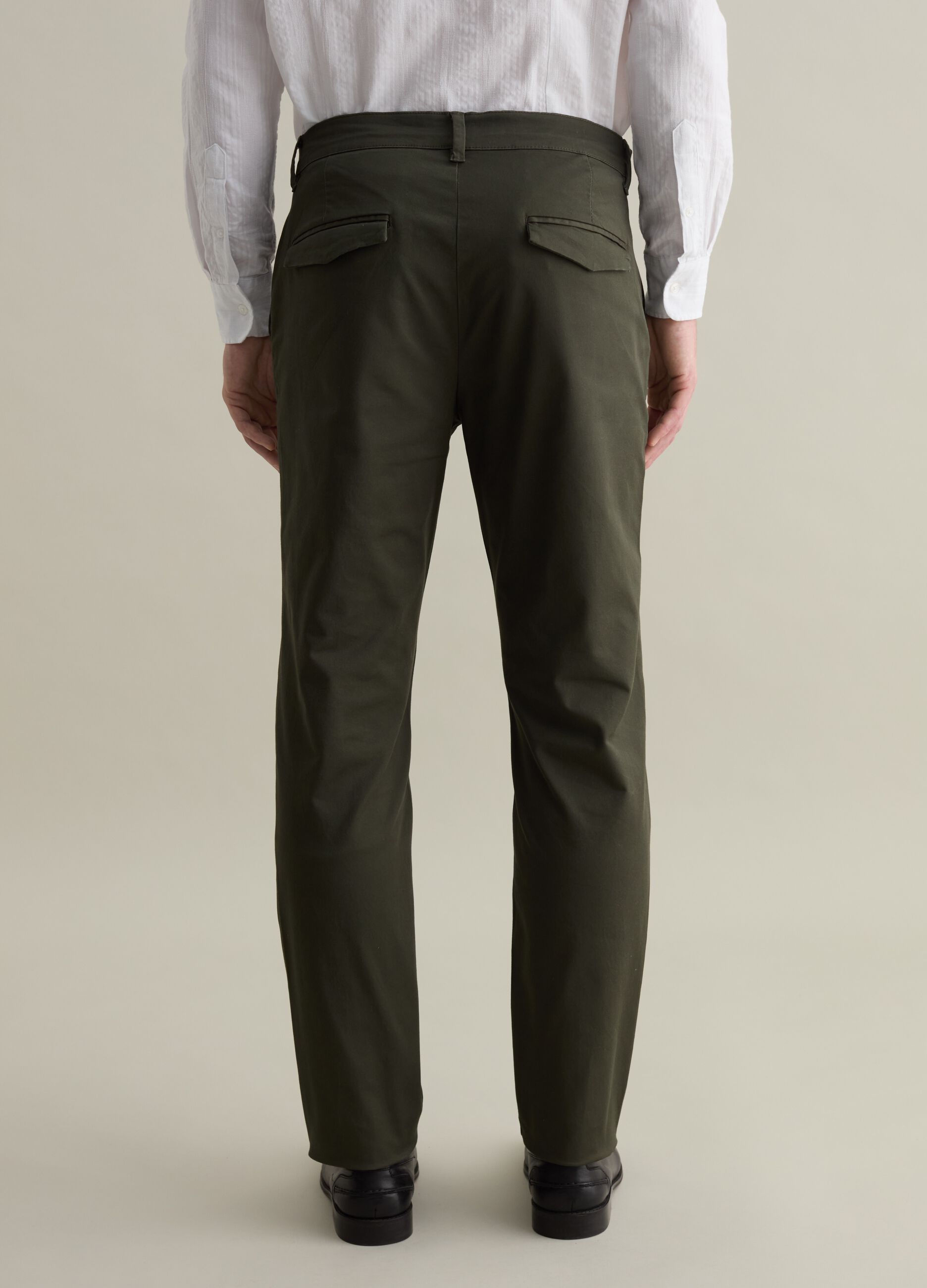 Slim-fit chinos in stretch twill_2