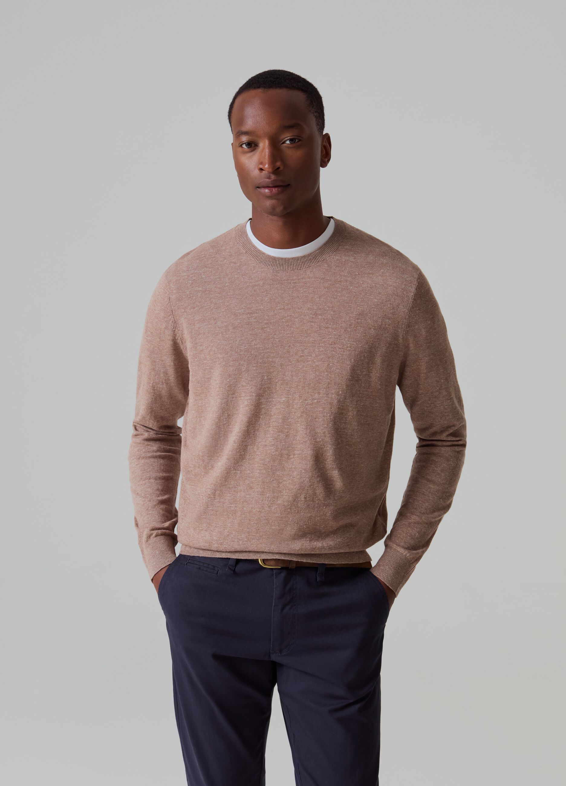 Cotton and linen pullover with round neck