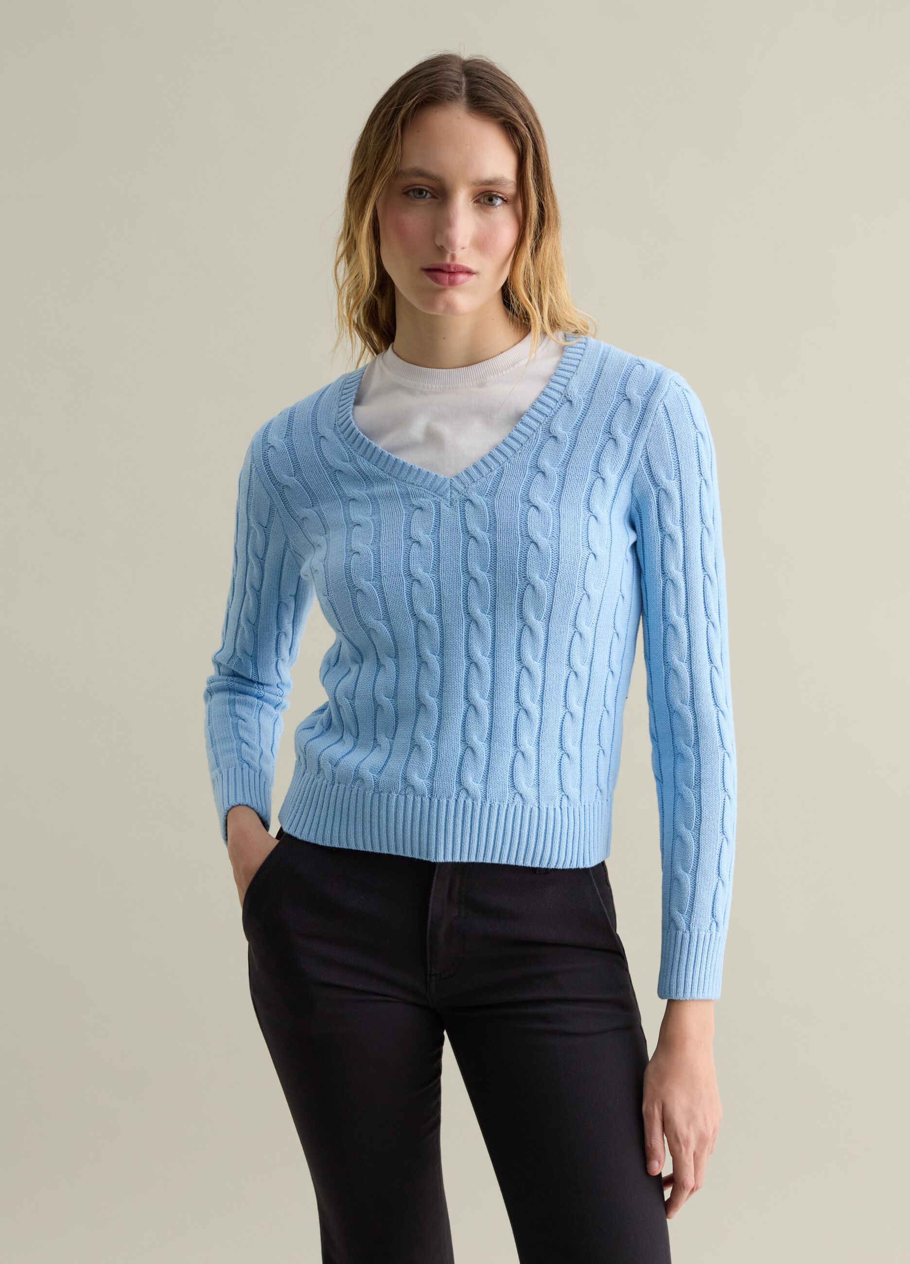 Cable-knit pullover with V neck