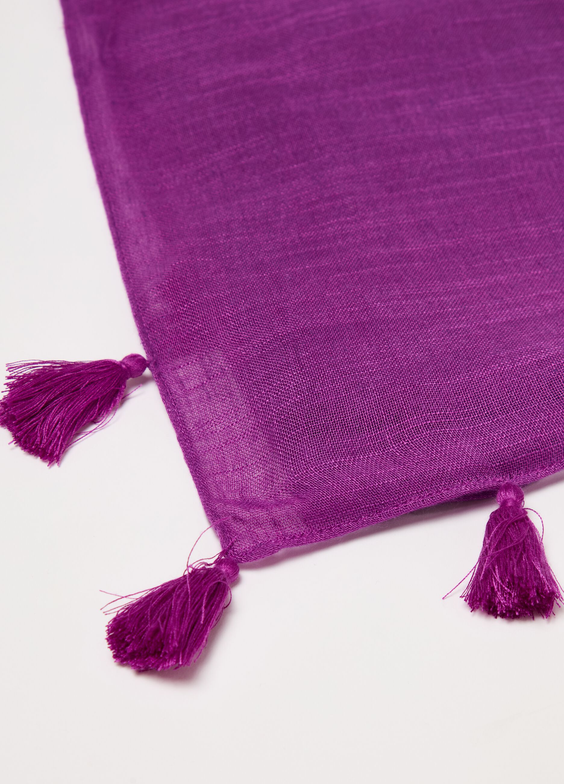 Viscose and linen scarf with tassels_2