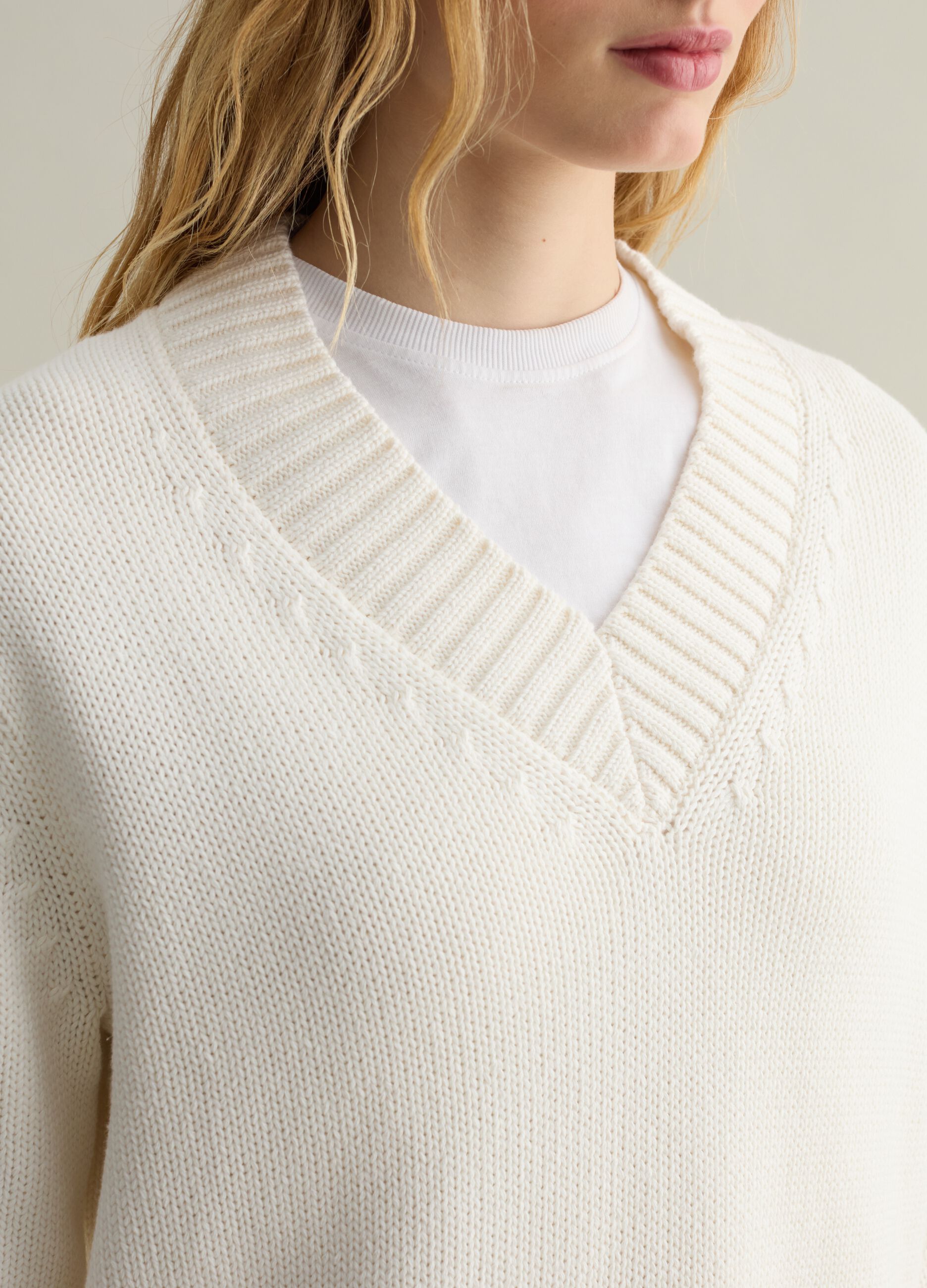 Jersey de algodón con cuello de pico