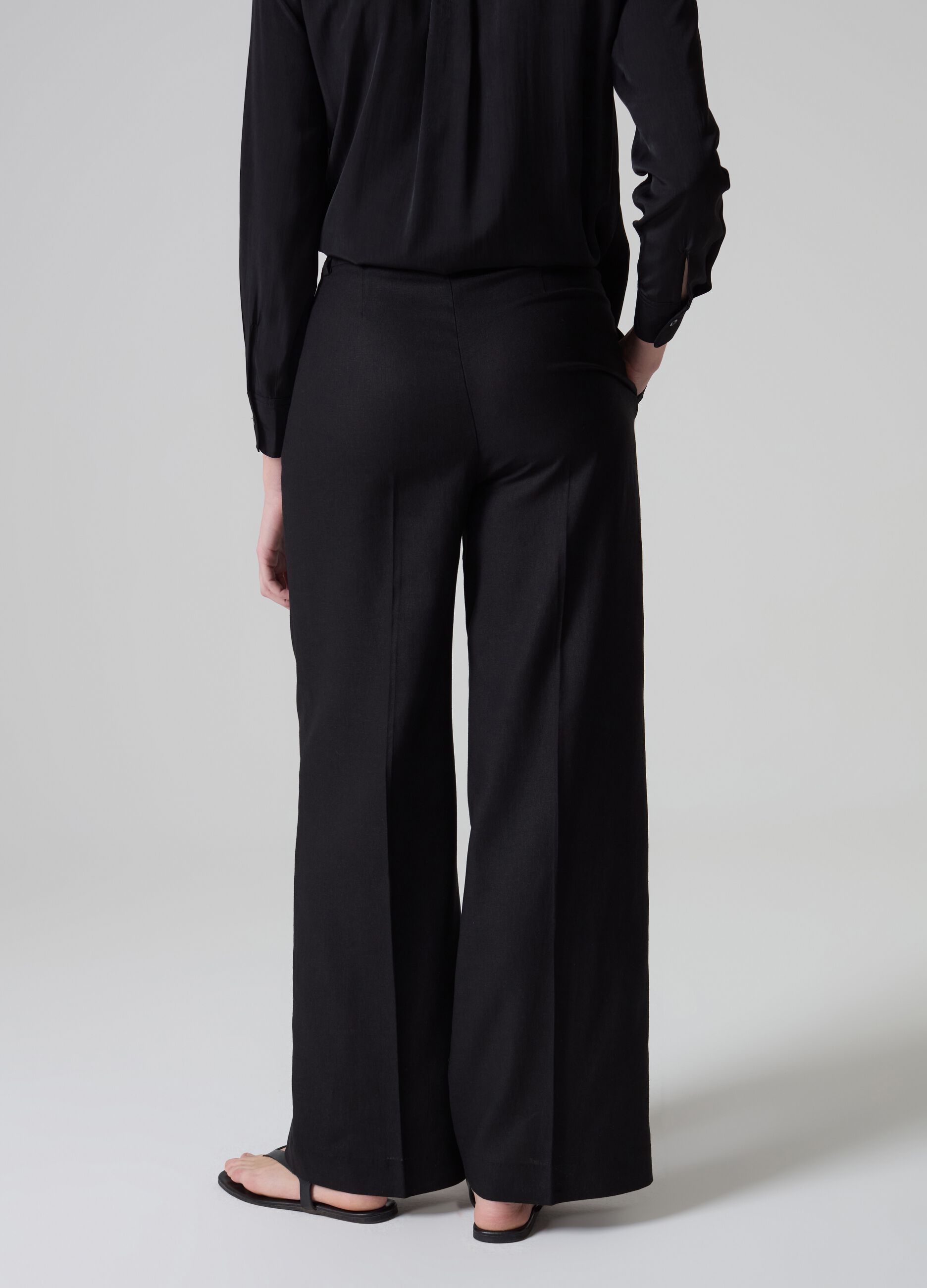 Contemporary wide-leg palazzo trousers_2