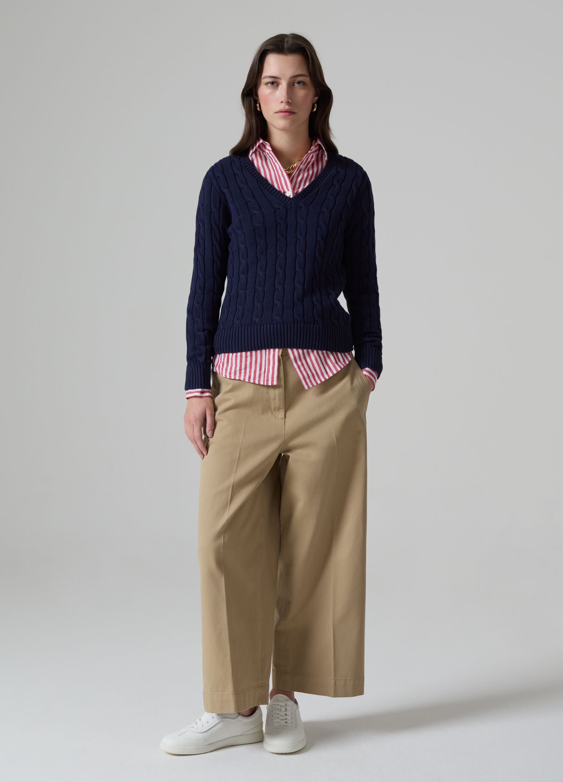 Wide-leg trousers with pulls
