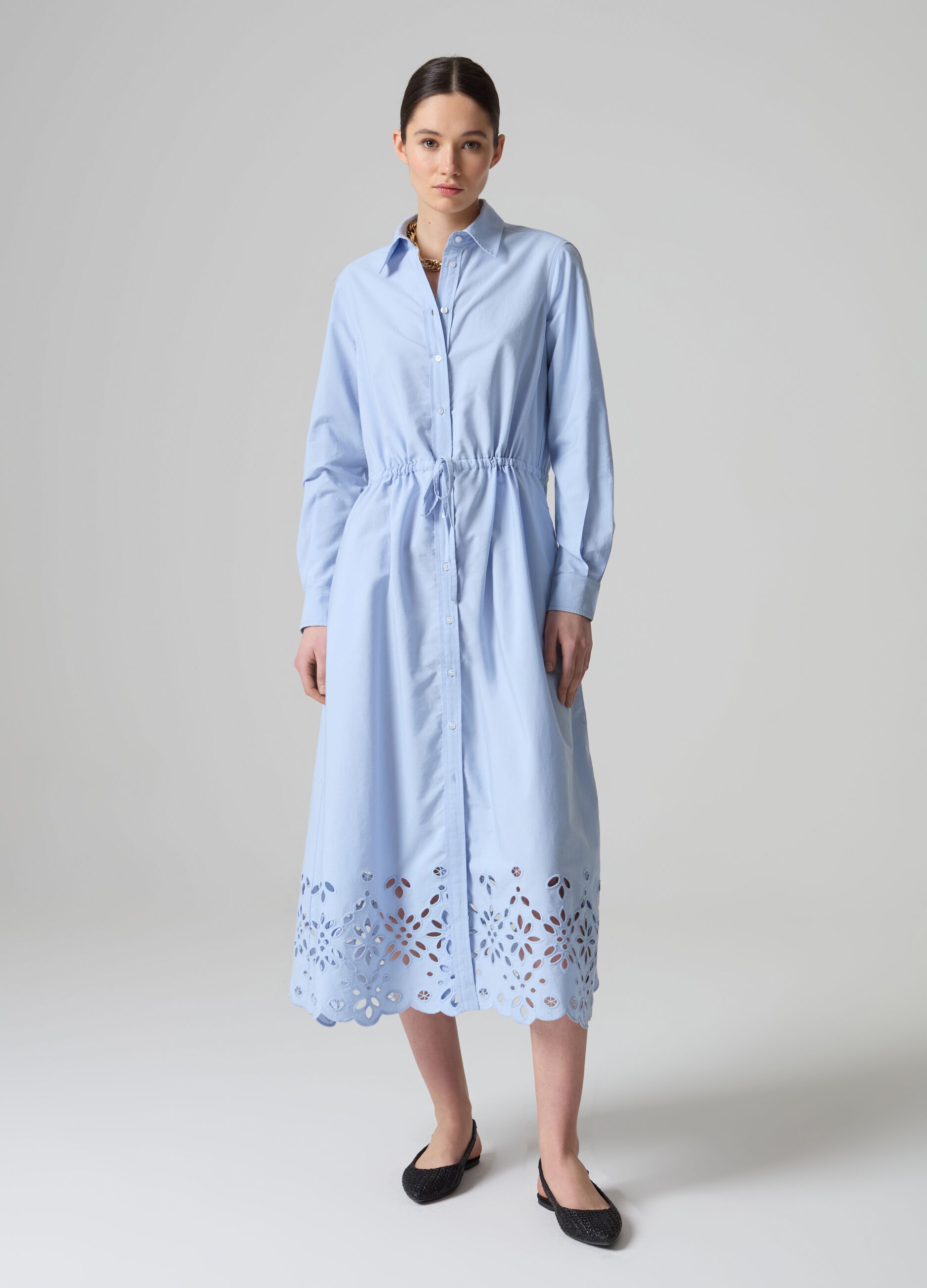 Vestido camisero largo bajo de bordado inglés_0