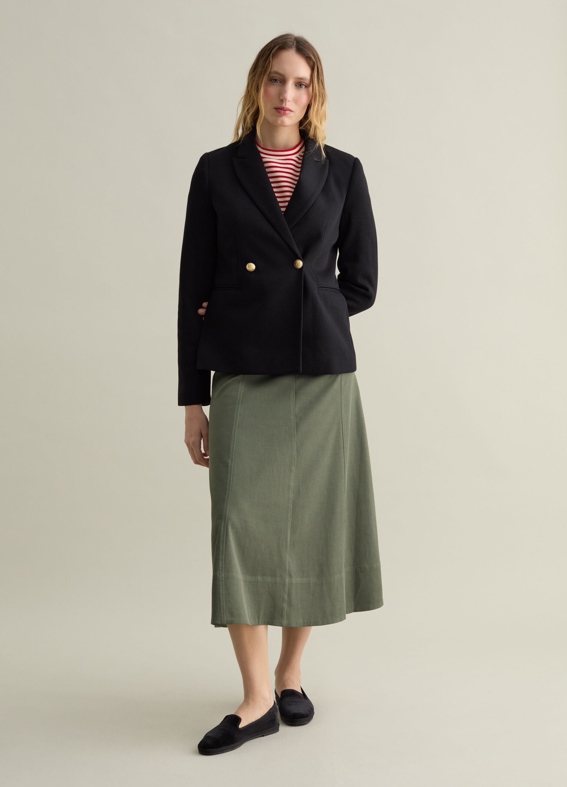 Blazer cruzado de punto con botones dorados