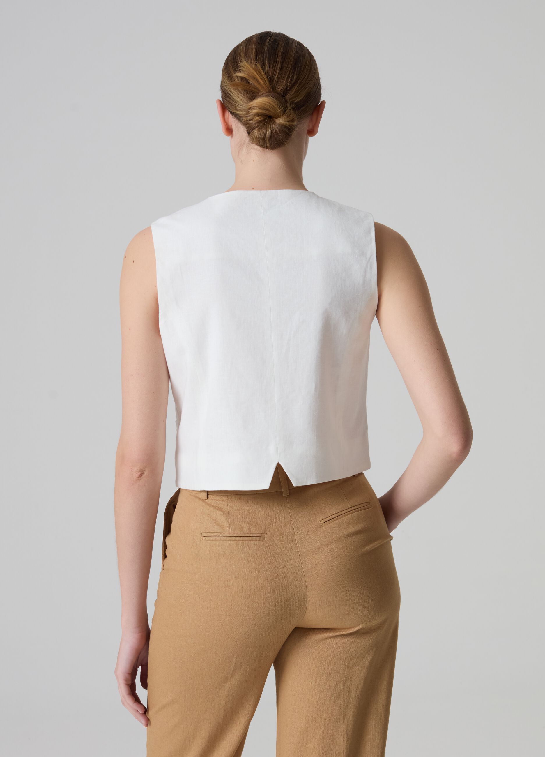 Contemporary gilet in linen and viscose_2