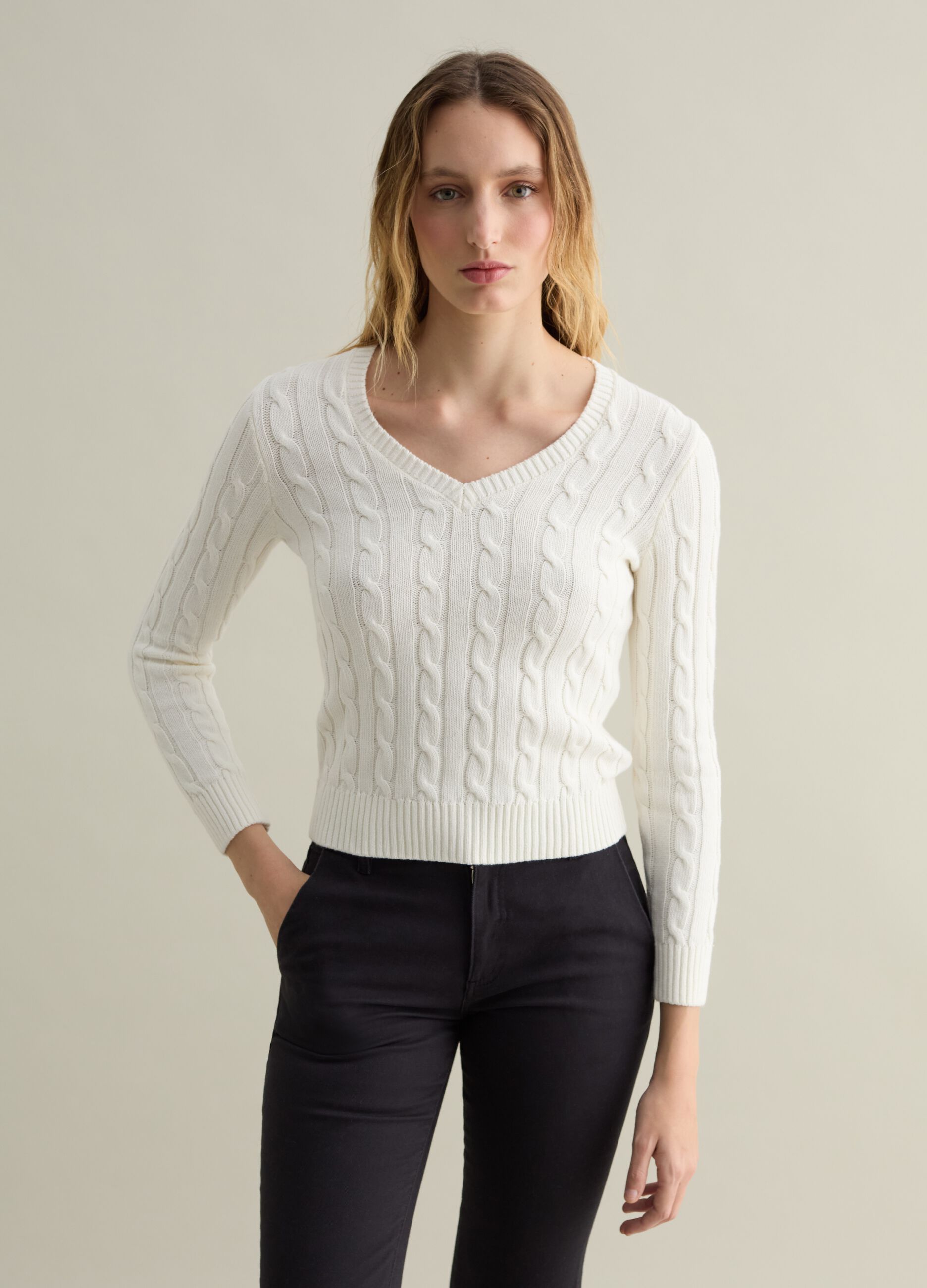 Cable-knit pullover with V neck