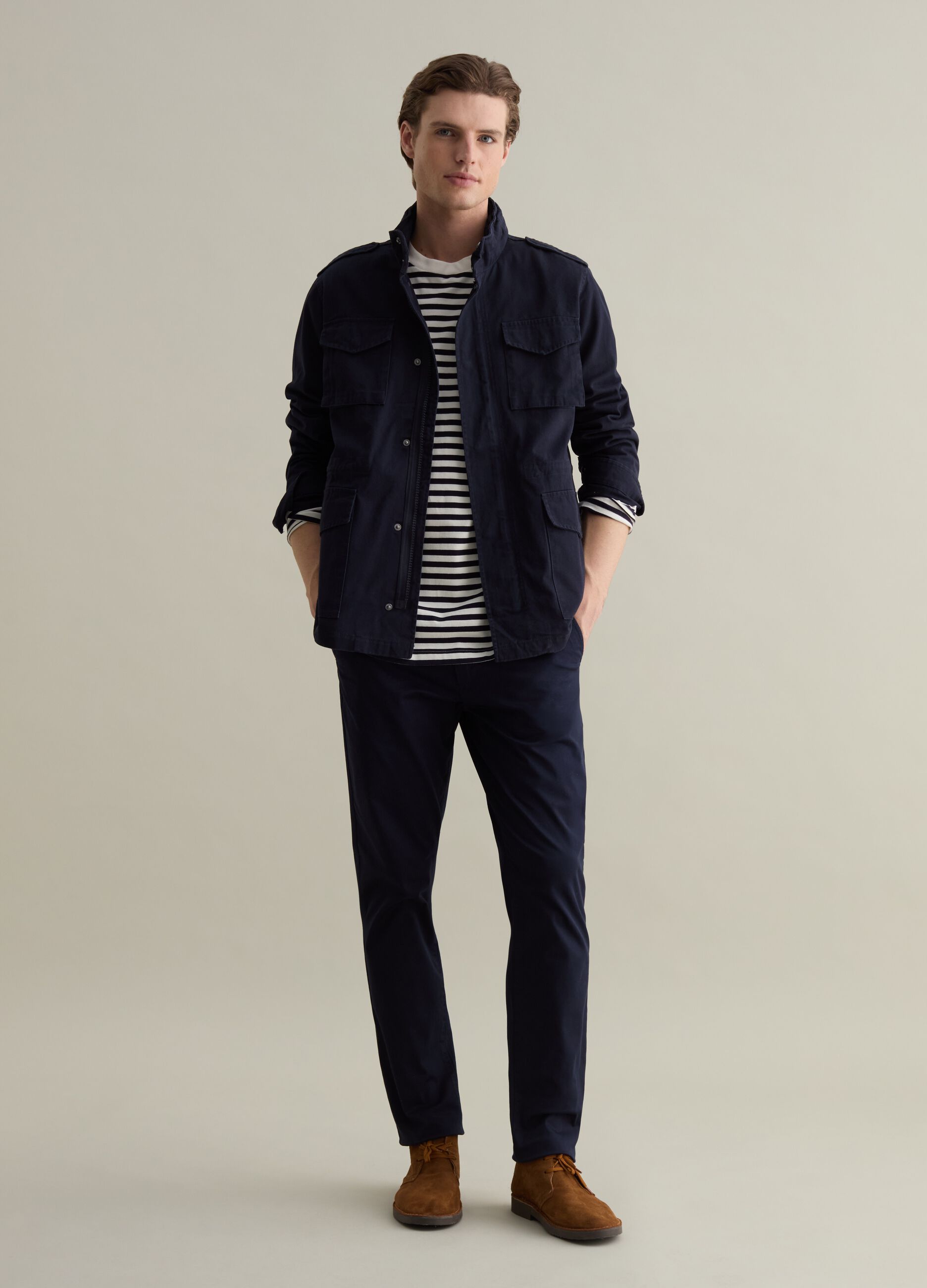 Short safari jacket with internal hood