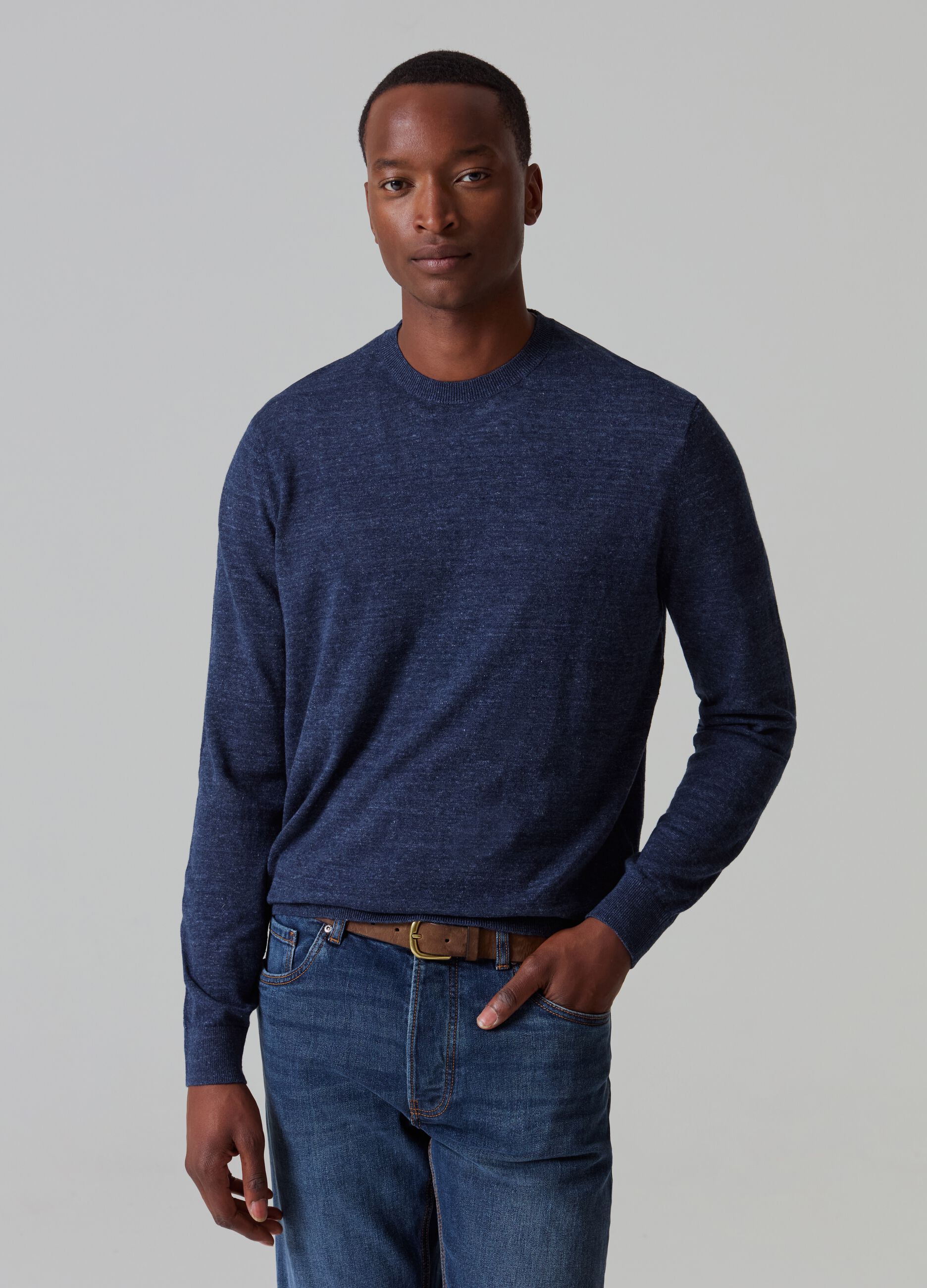 Cotton and linen pullover with round neck