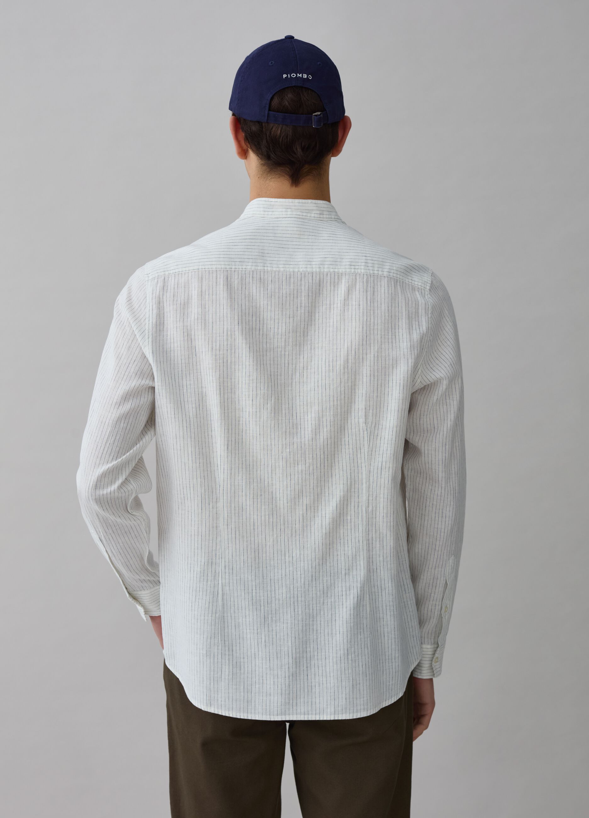 Camisa de lino y algodón de rayas finas_2