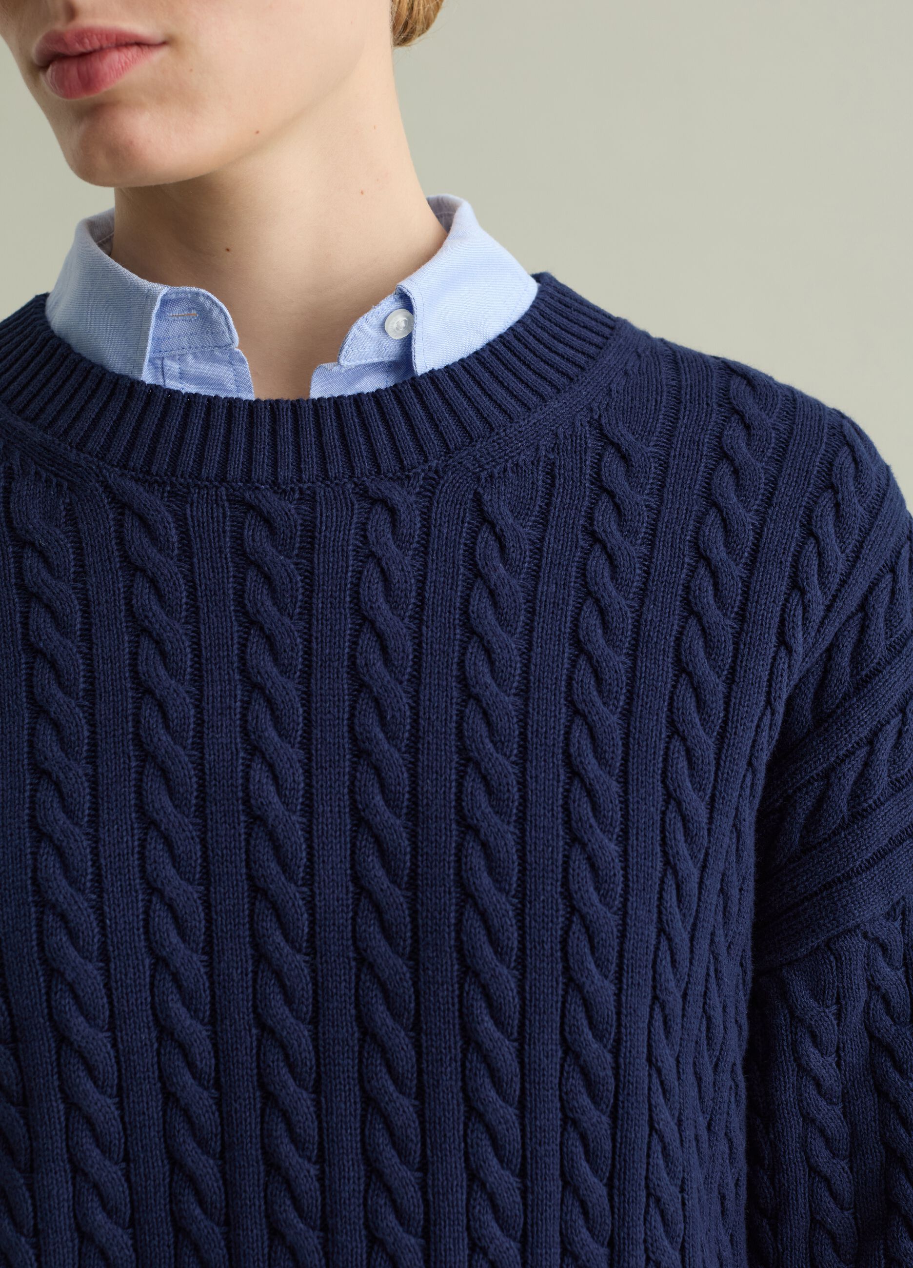 Ribbed pullover with cable-knit design