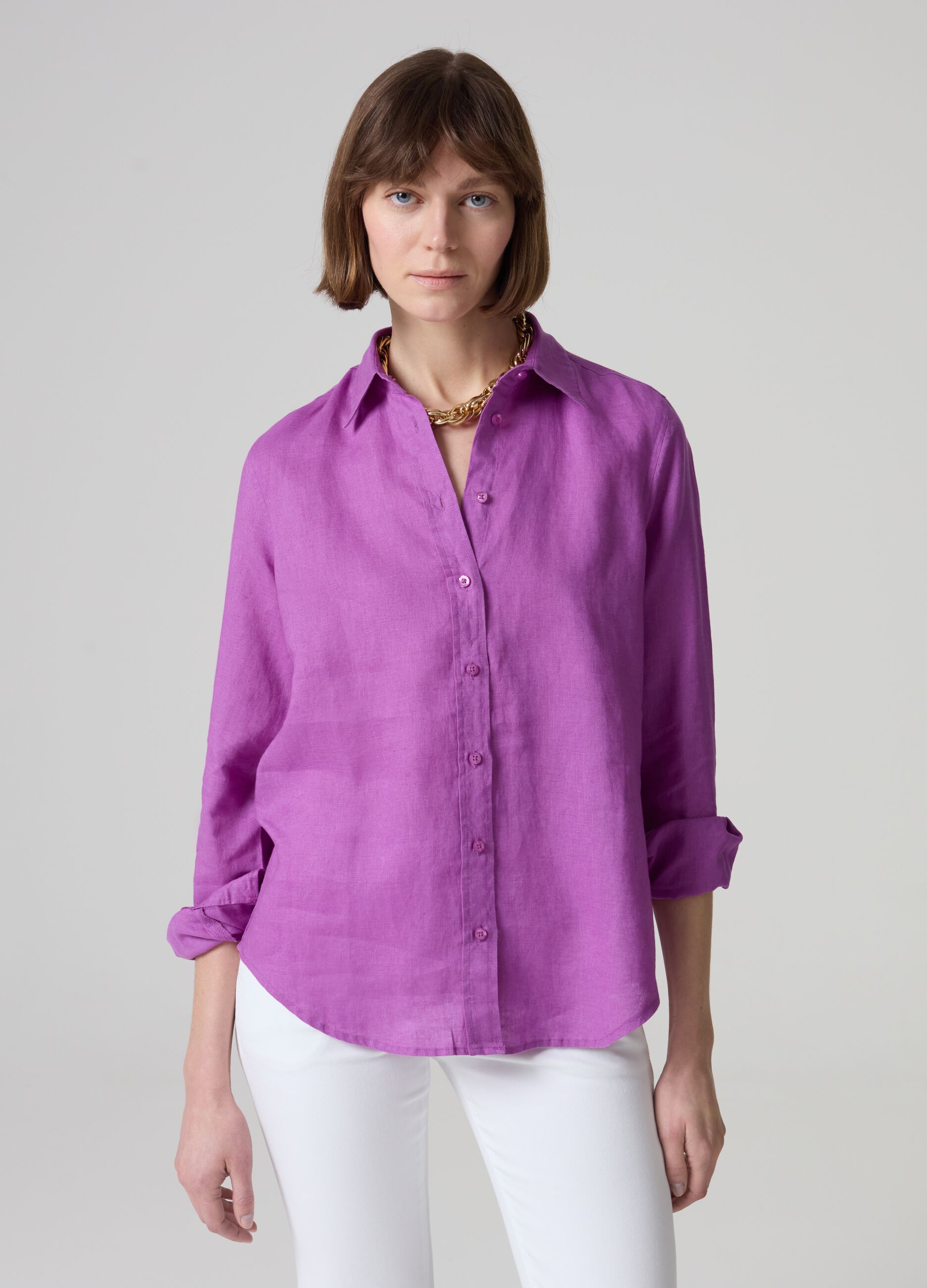 Relaxed fit shirt in solid colour linen