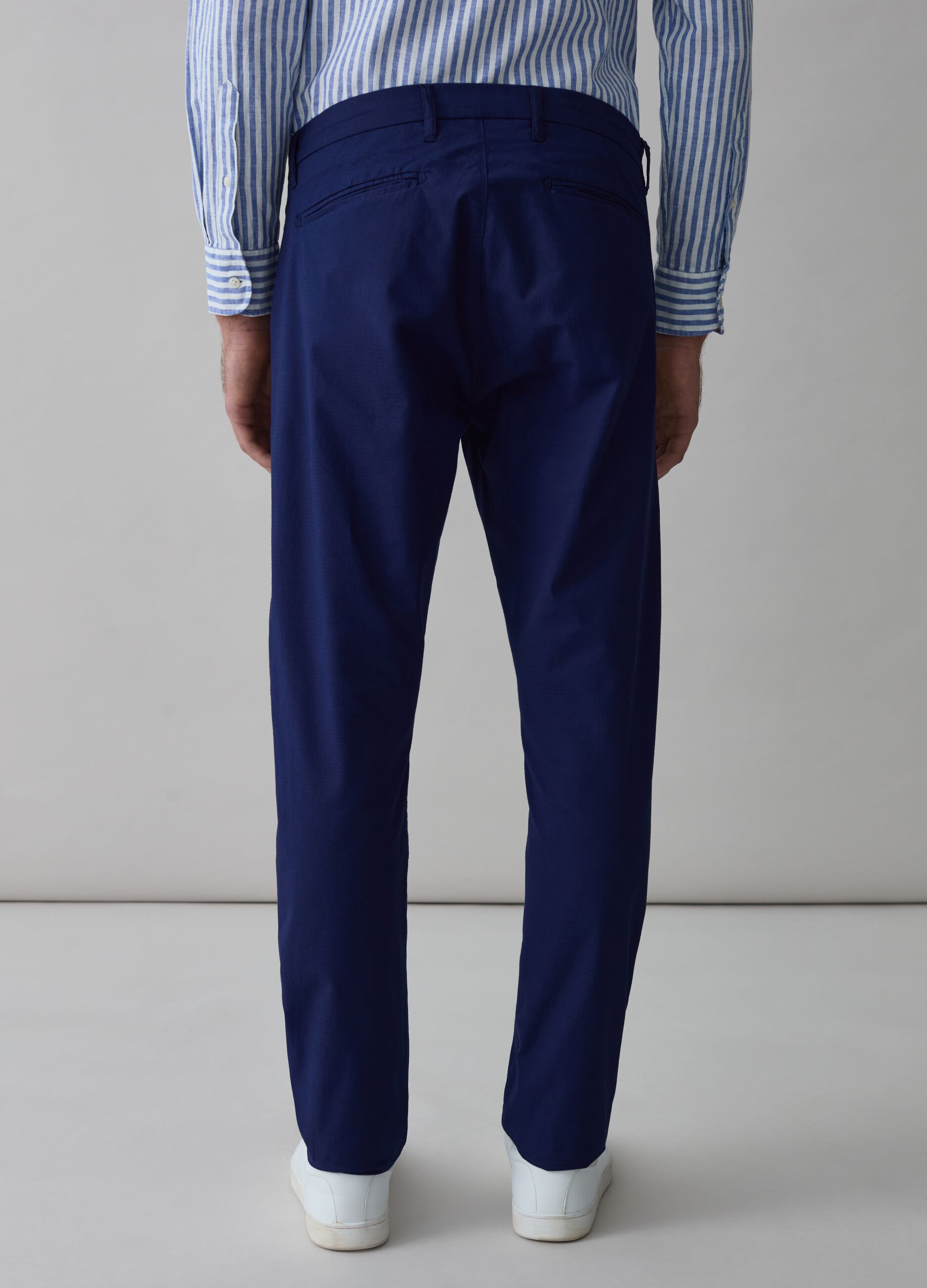 Chino trousers with ripstop weave_2