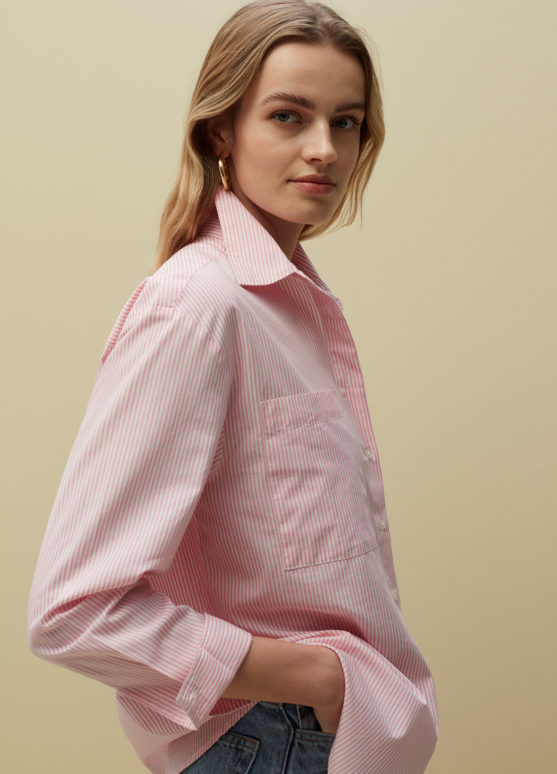 Relaxed fit shirt with pockets_1