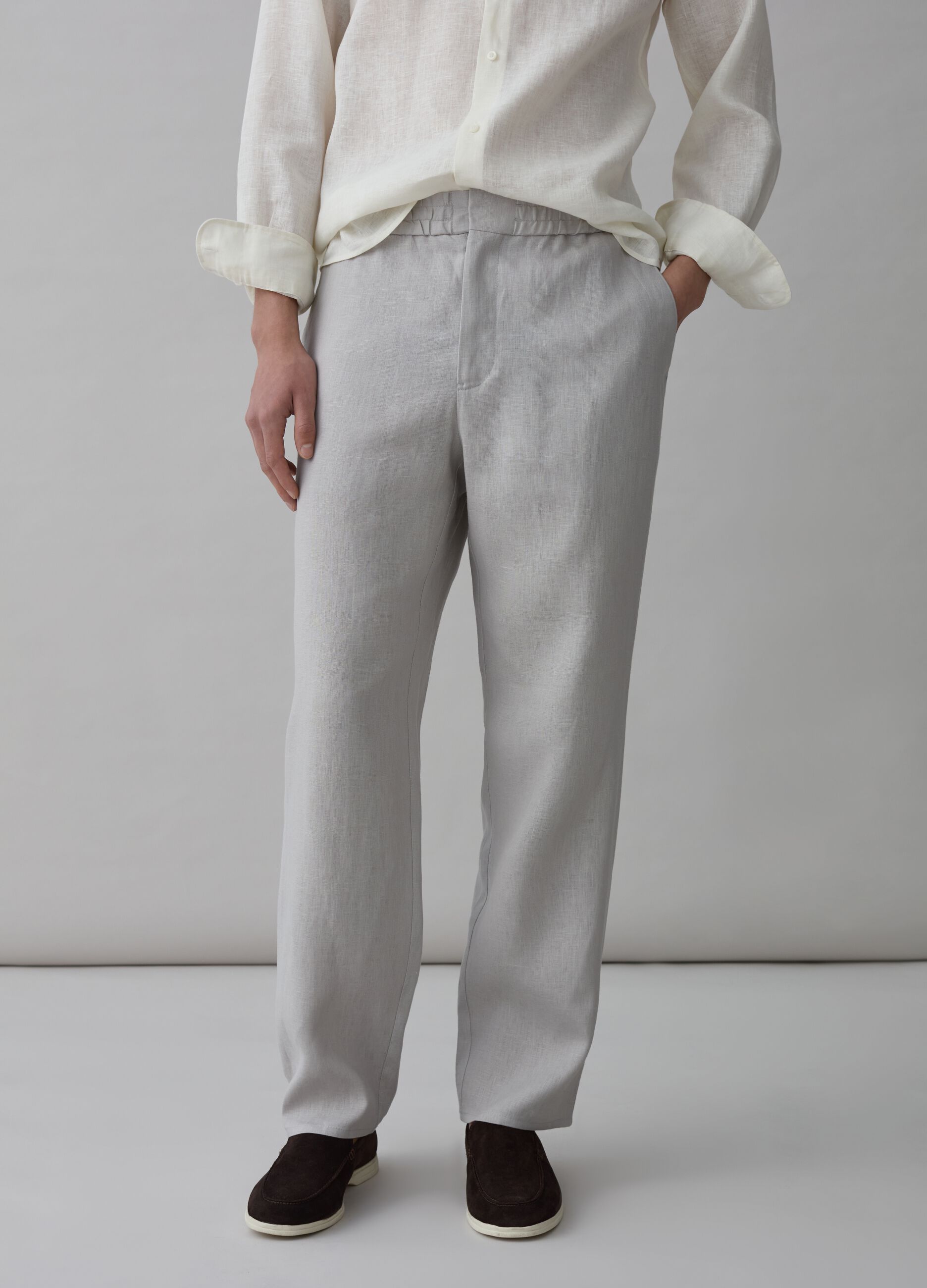 Contemporary trousers in linen_1