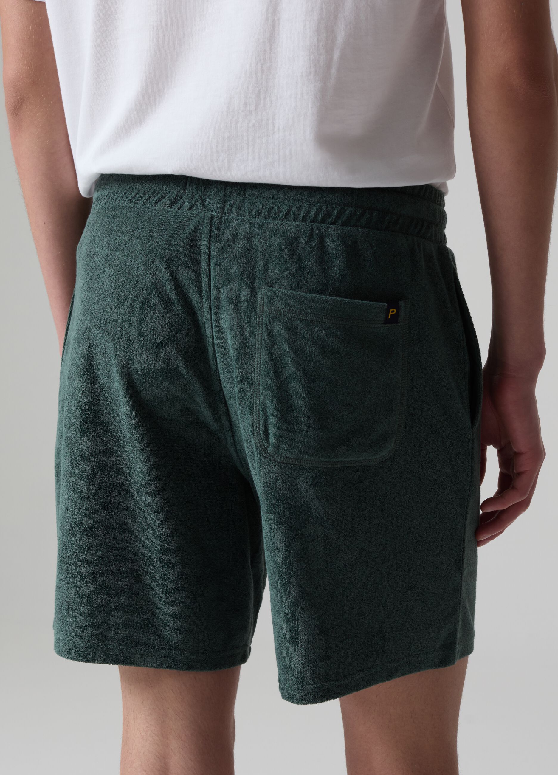 Bermudas joggers de tejido rizado reversible_2