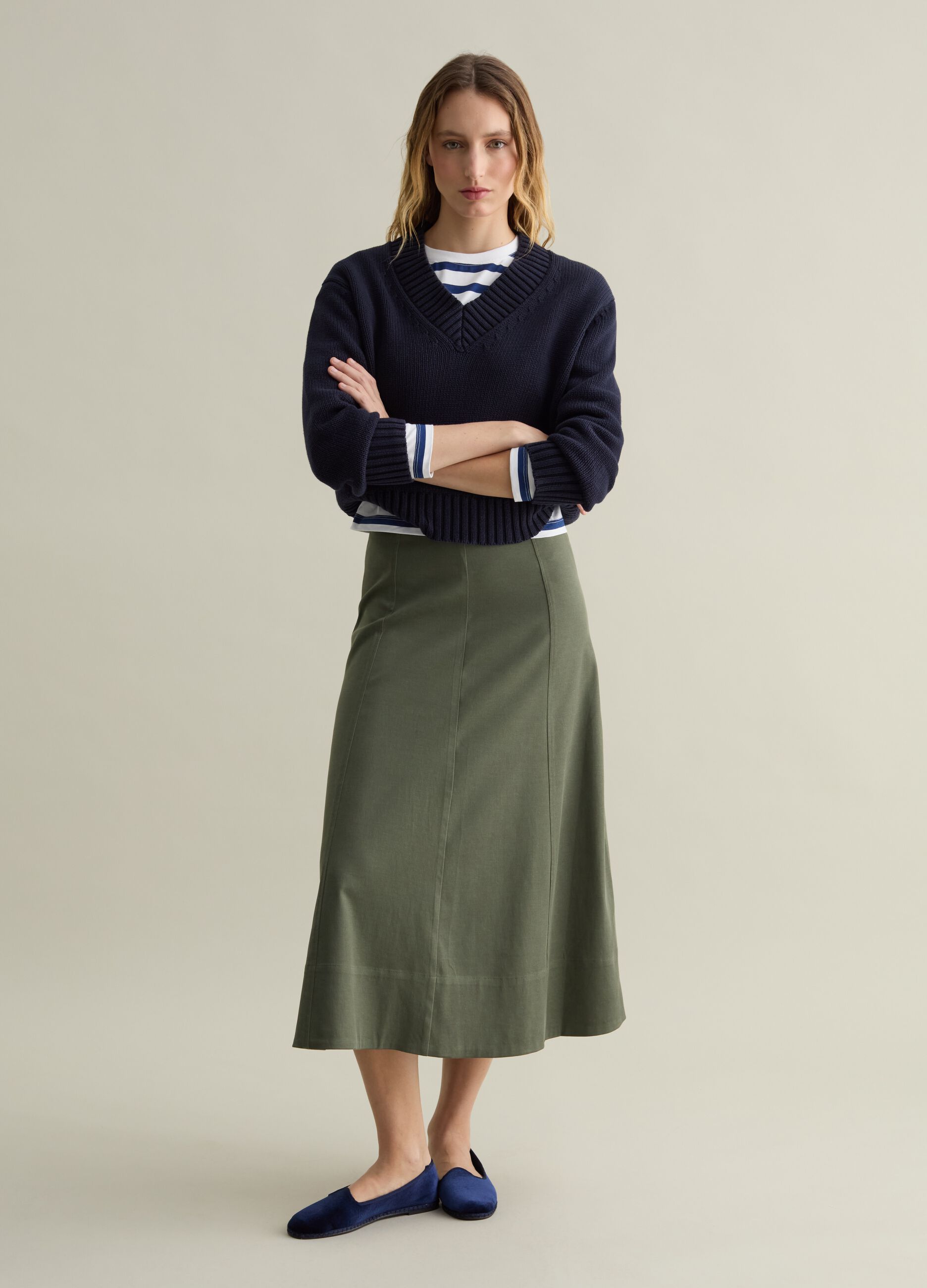 V-neck cotton pullover