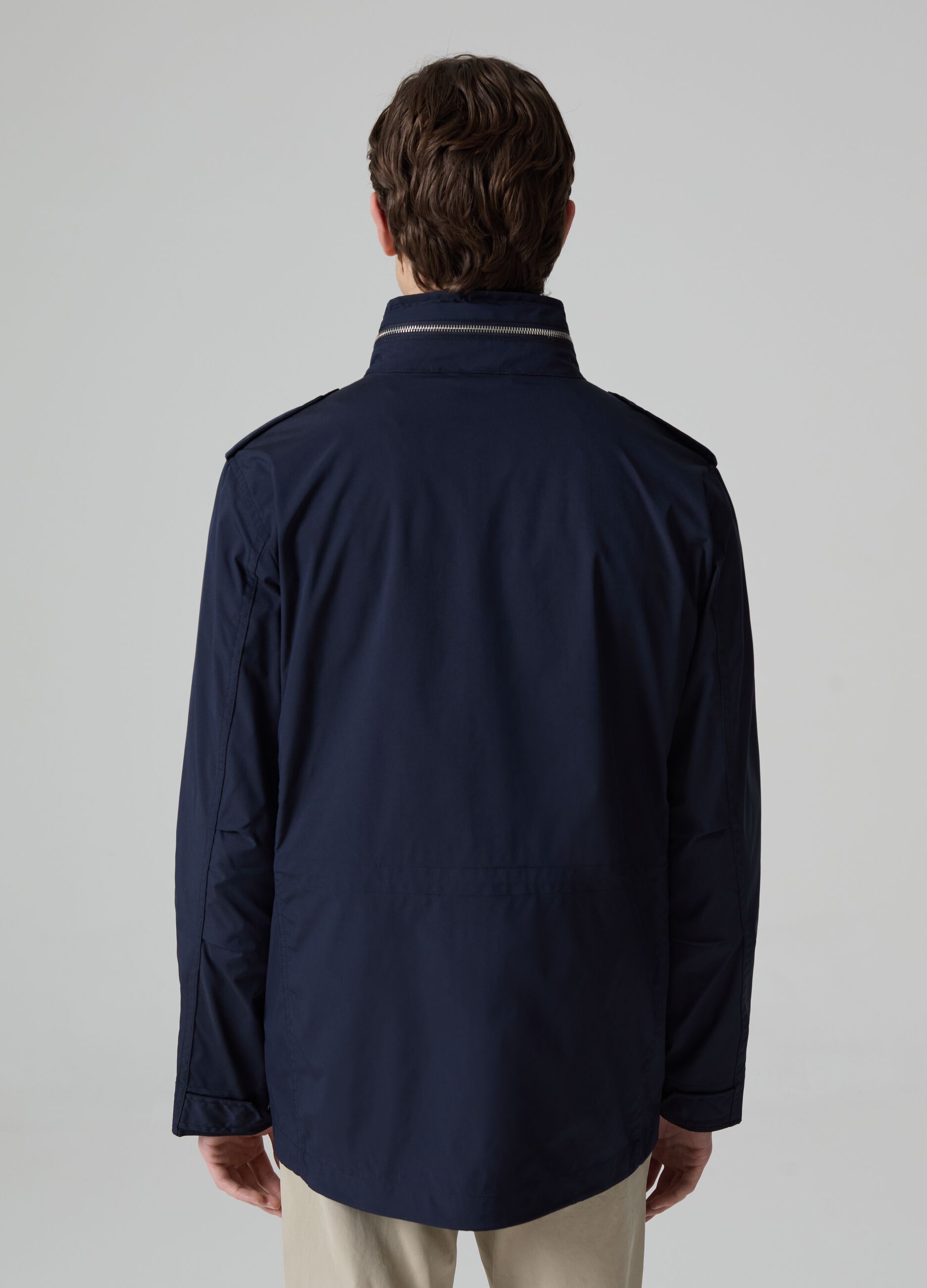 Chaqueta corta de cuello alto_2