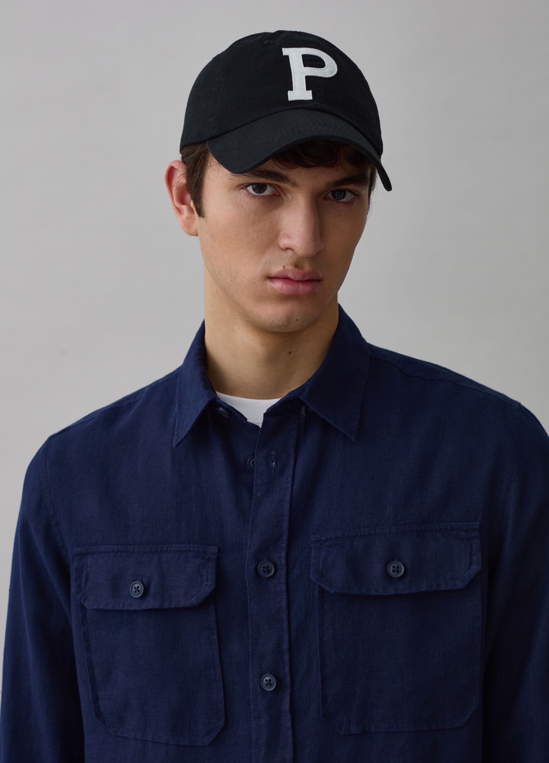 Regular-fit shirt in linen with pockets_1
