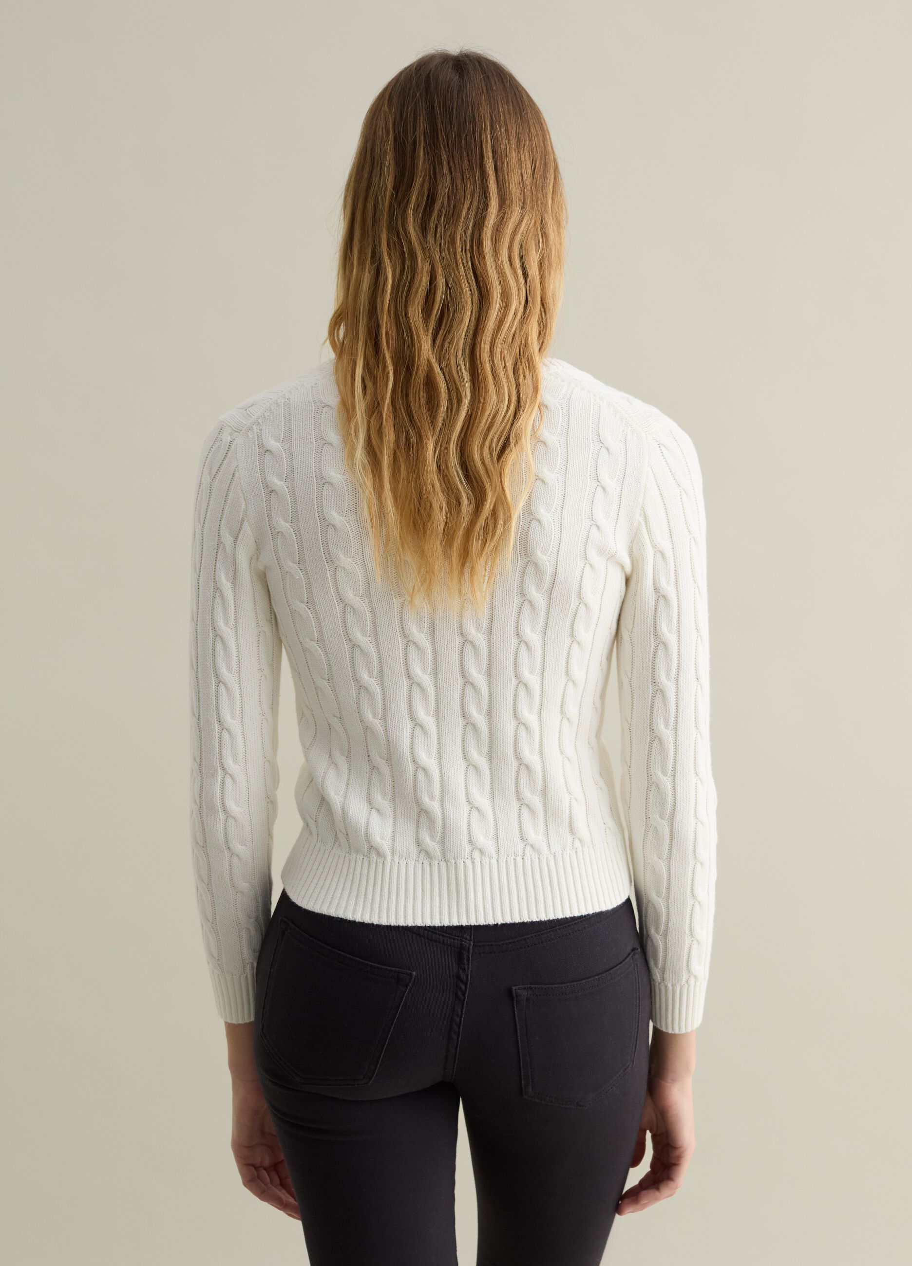 Cable-knit pullover with V neck