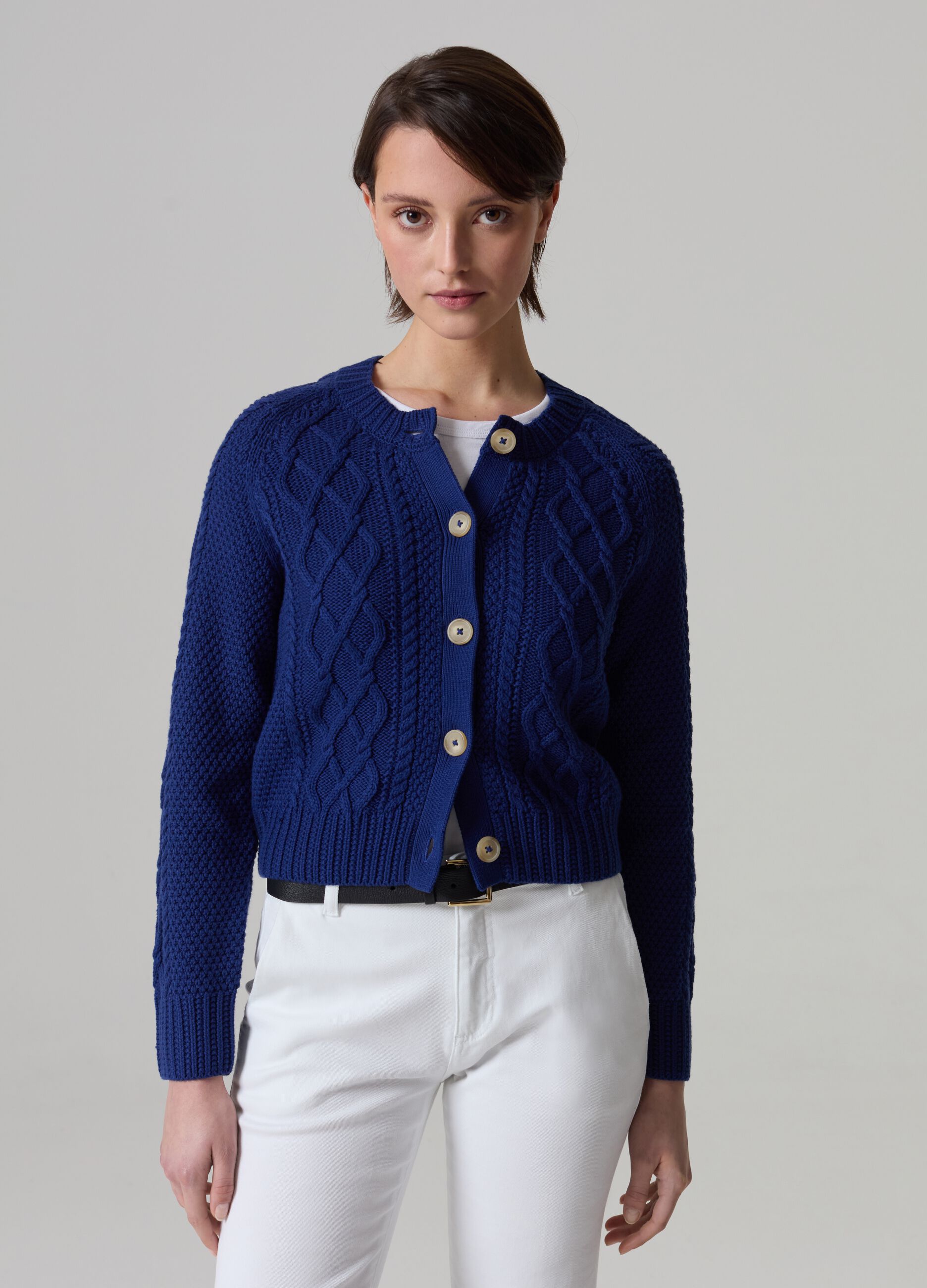 Cable-knit cardigan with diamond motif_1