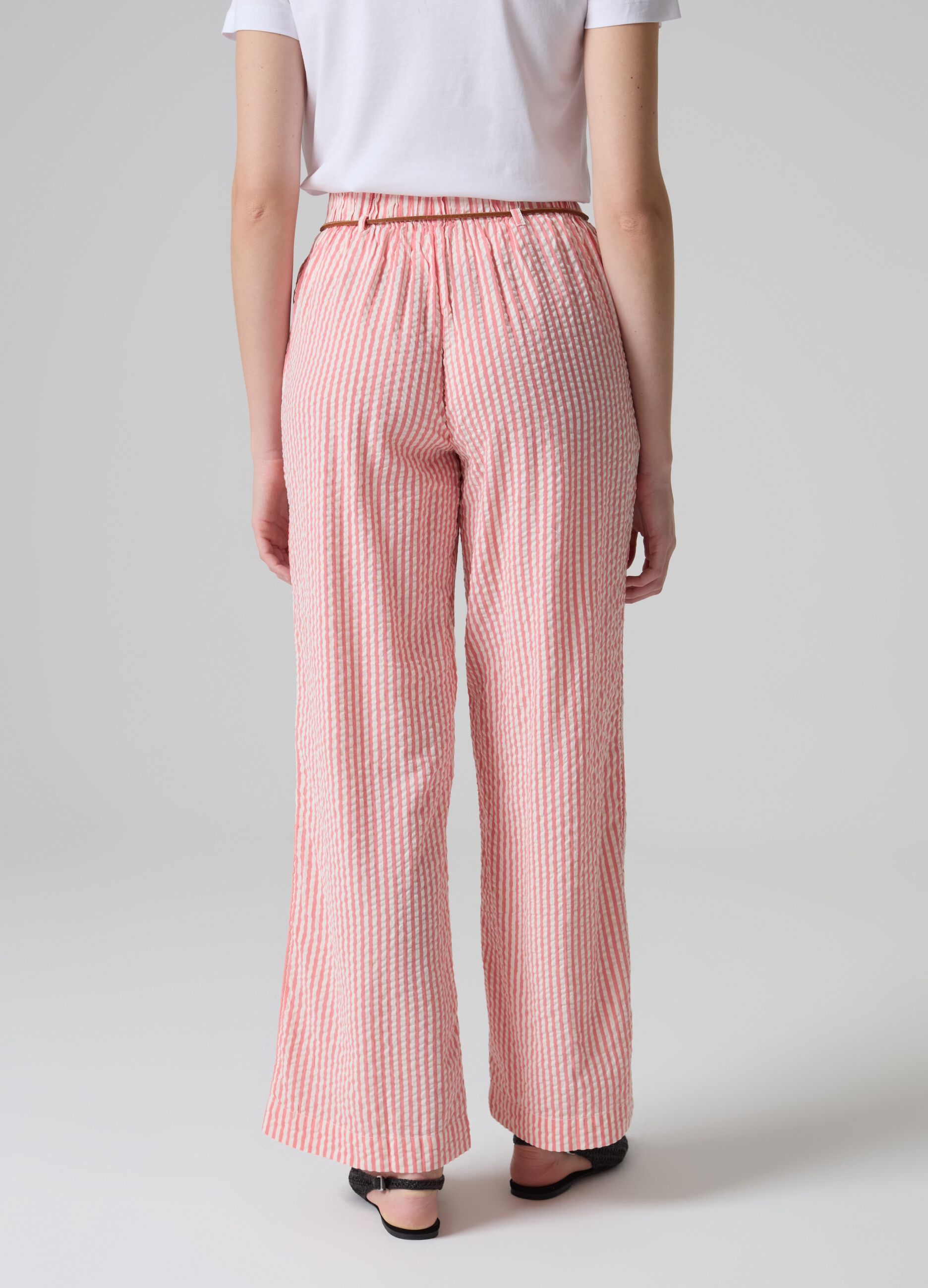 Pantalón de sirsaca de rayas con cinturón_1