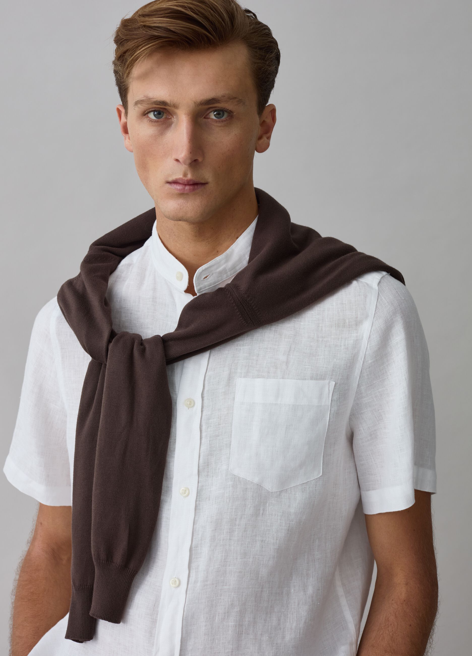 Short-sleeved shirt with Mandarin collar