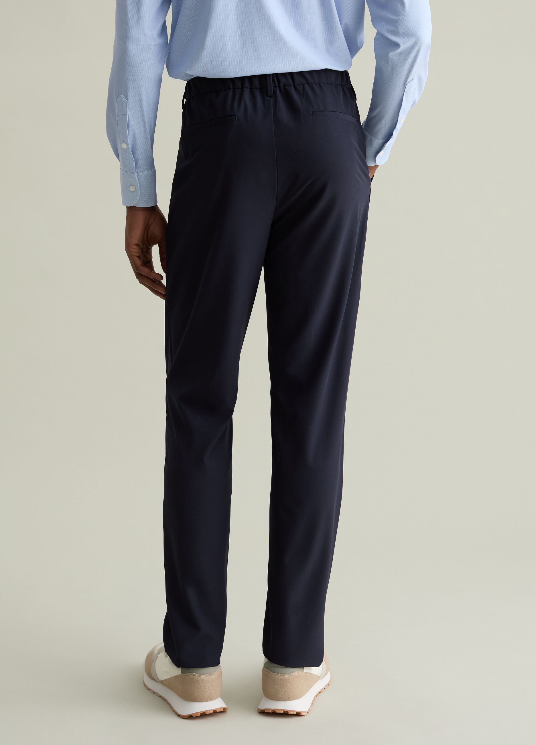 Chinos joggers de tejido técnico