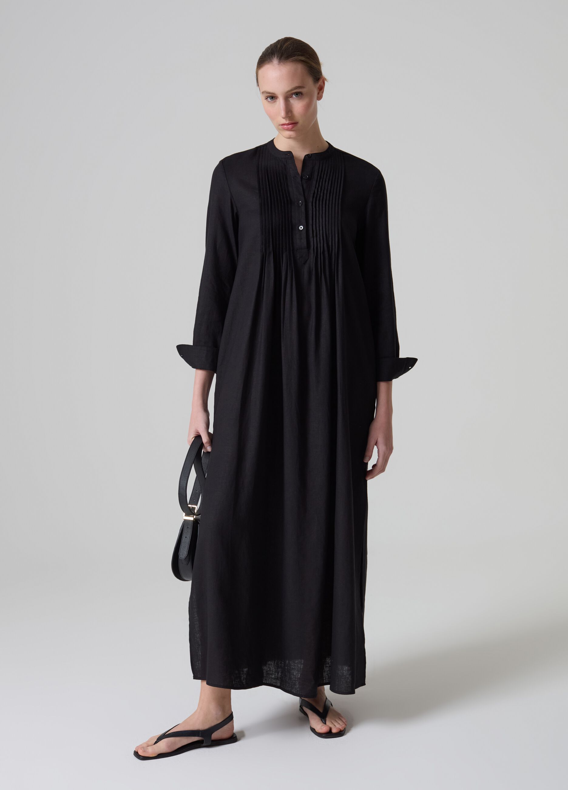 Contemporary long dress with mandarin collar_0