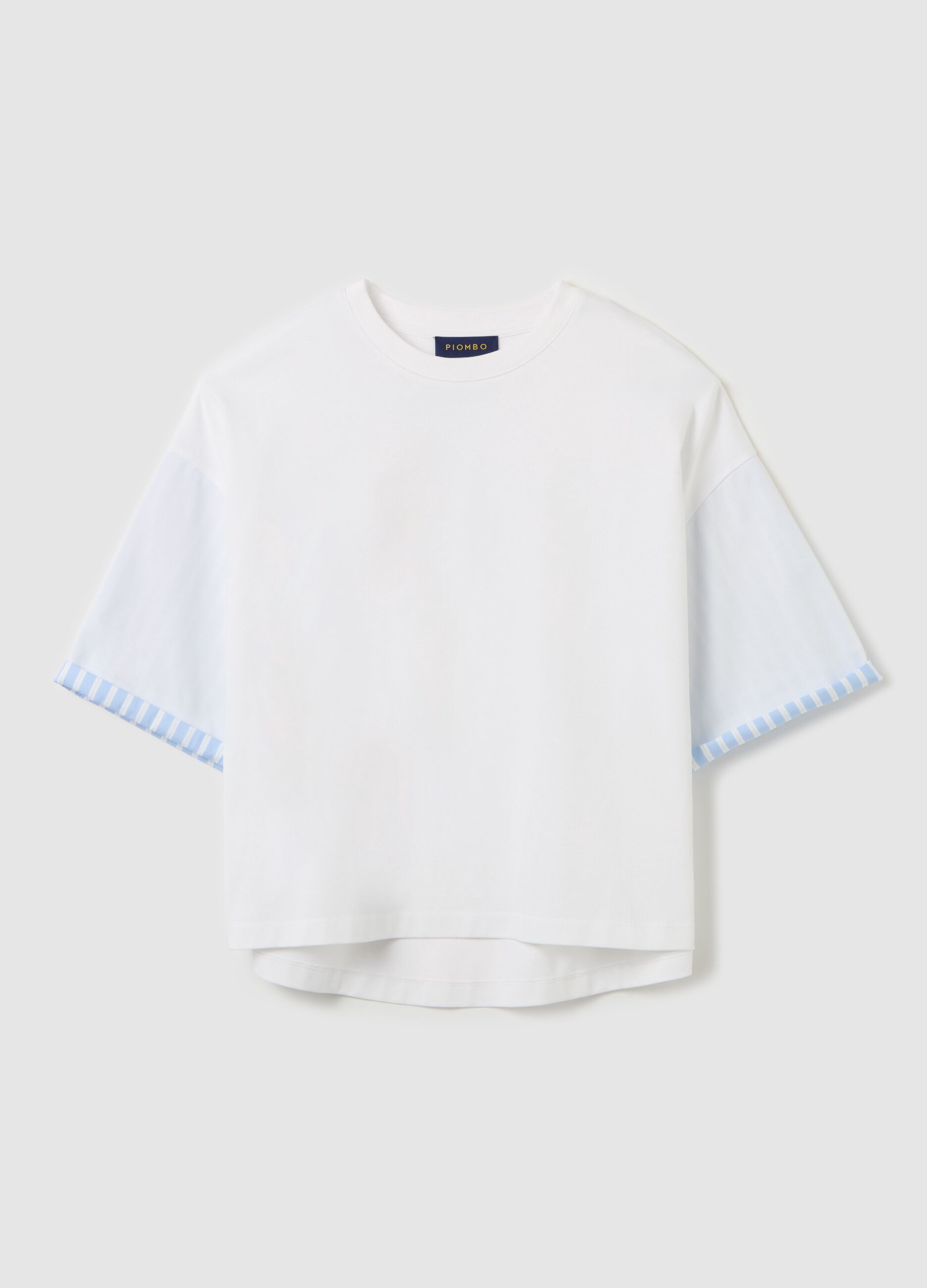 Camiseta oversize con detalle en contraste