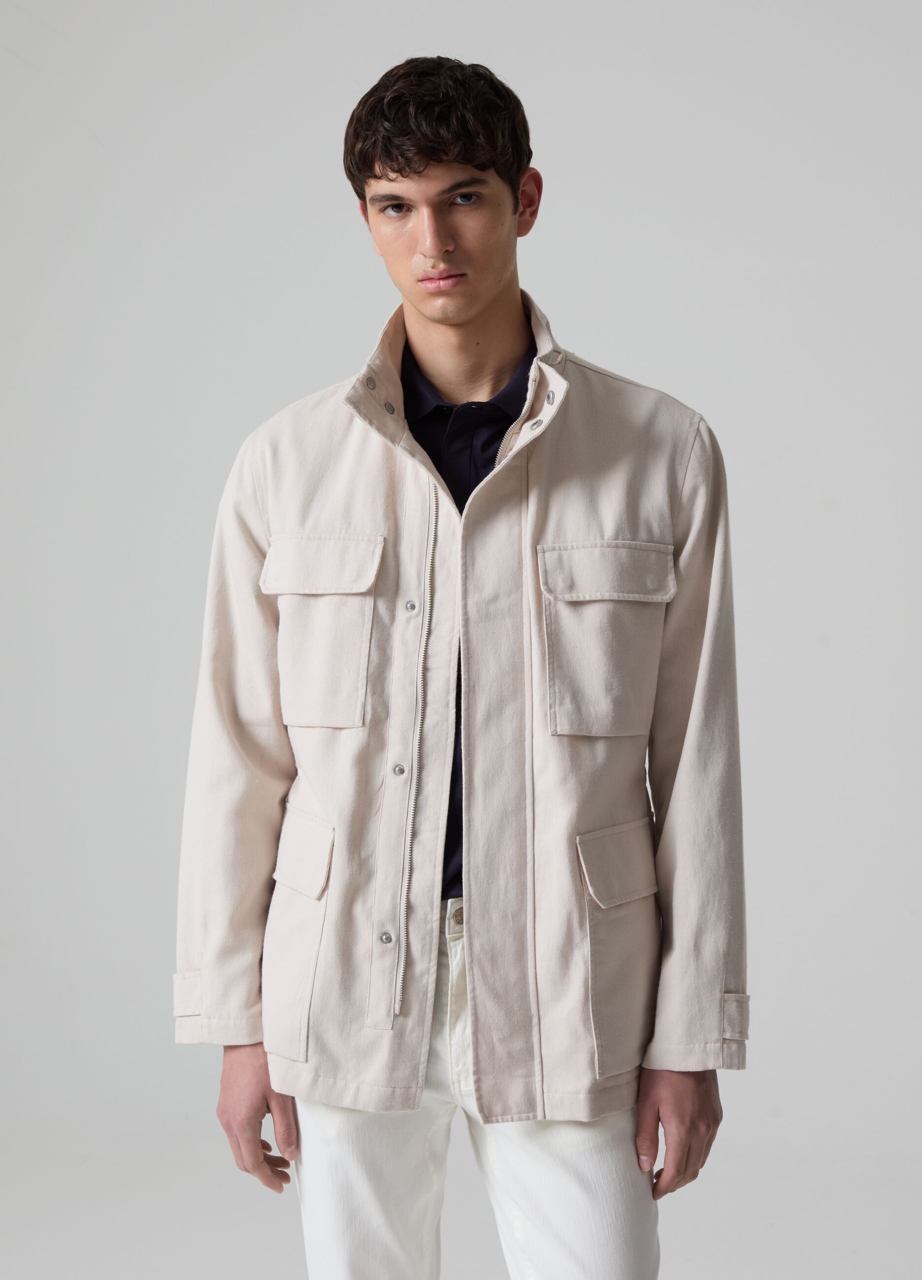 Contemporary short jacket with high neck_0