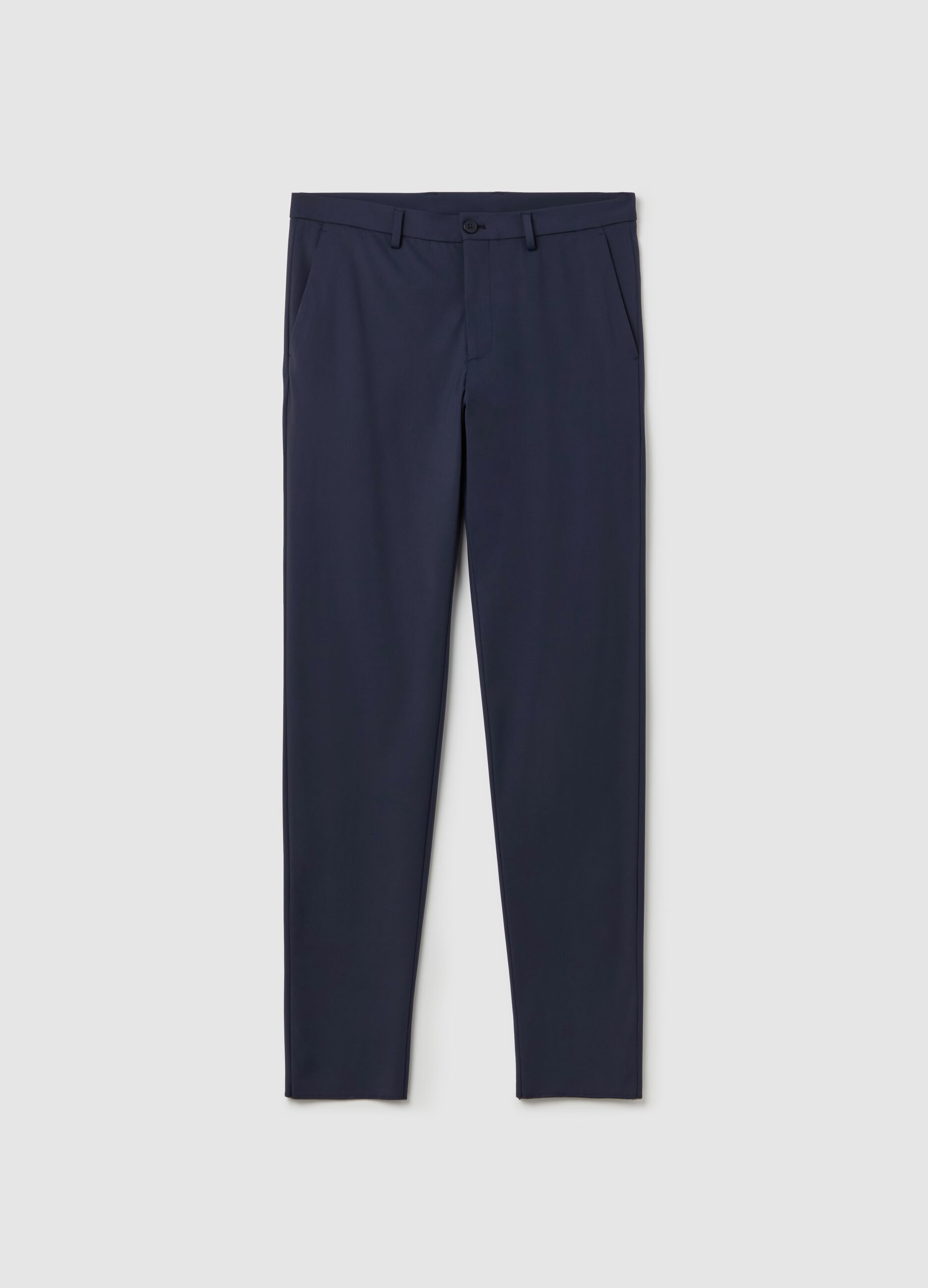 Chinos de tejido técnico