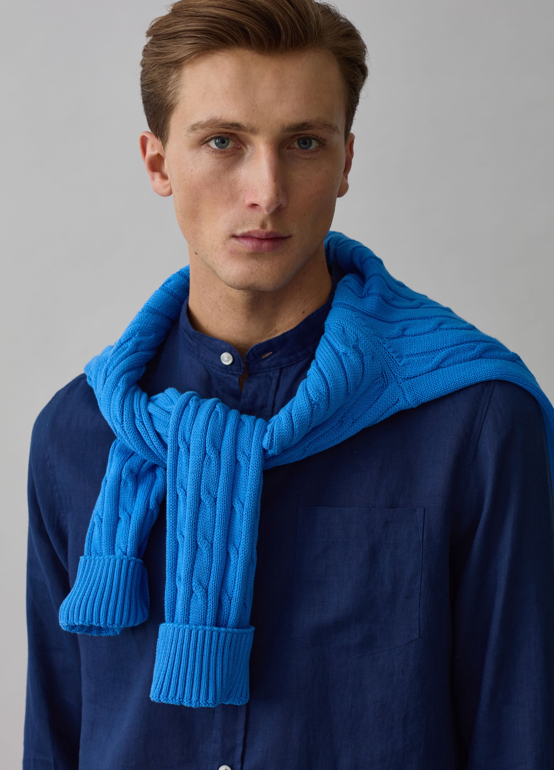 Regular-fit shirt in linen with Mandarin collar_1